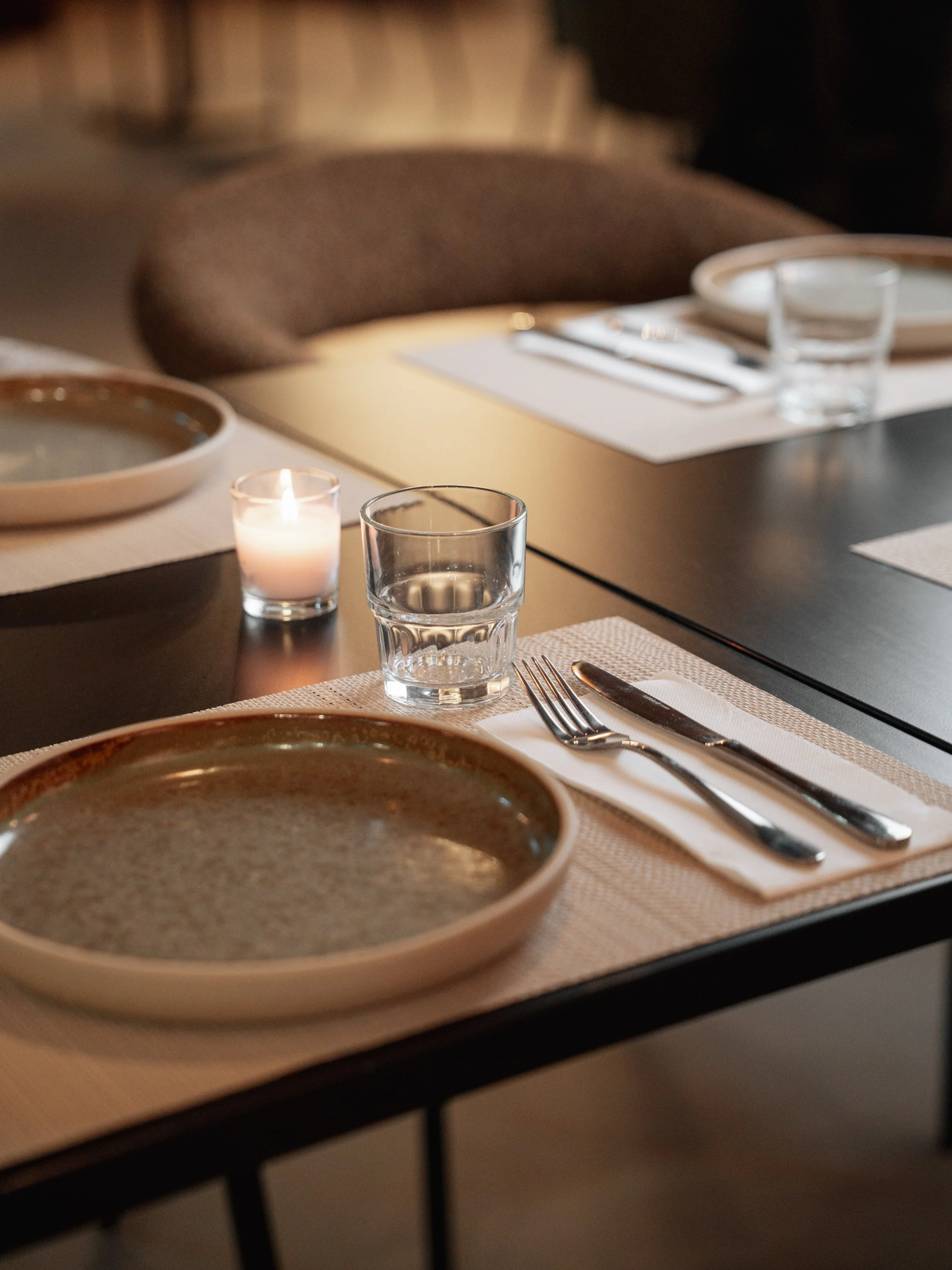 Your &mdash; Seat &mdash; Awaits 

As a new week welcomes us in, it&rsquo;s the perfect time to dine in at RUH. Book in your reservations, as the week fills up! 

A new halal taste to Adelaide has arrivedl! 💛