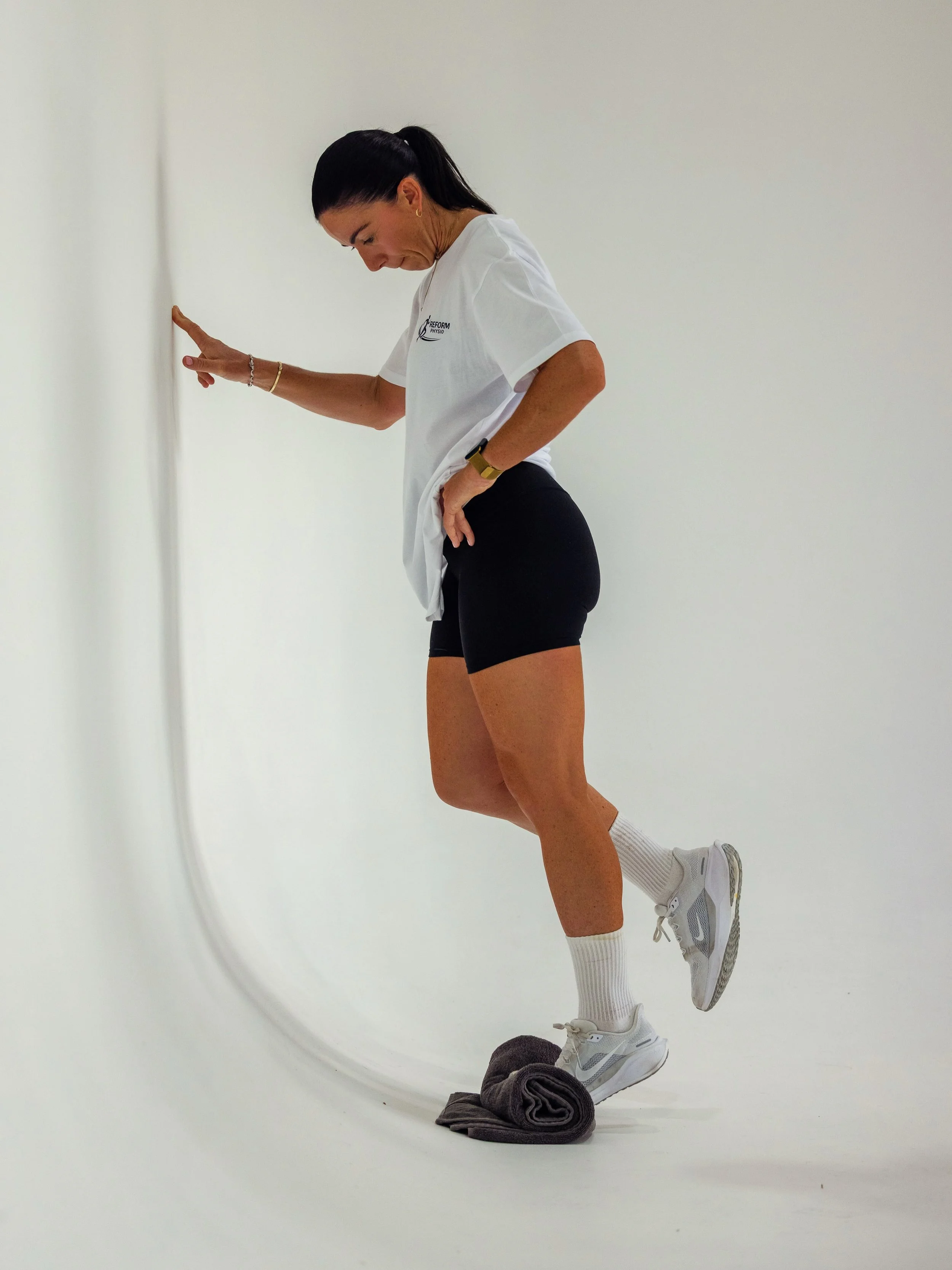PSA to all runners prepping for @sydney_marathon 📣

Don&rsquo;t forget to train your calves🐮

Why? Because they absorb a LOT of load, propel you forward and control your ankle with every stride 🏃🏃&zwj;♀️

So if you want to run better, avoid niggl
