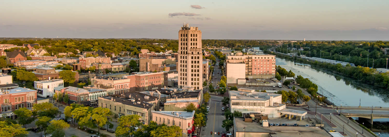 Aerial view of Elgin, Illinois along the Fox River, part of GrabNGo's service area