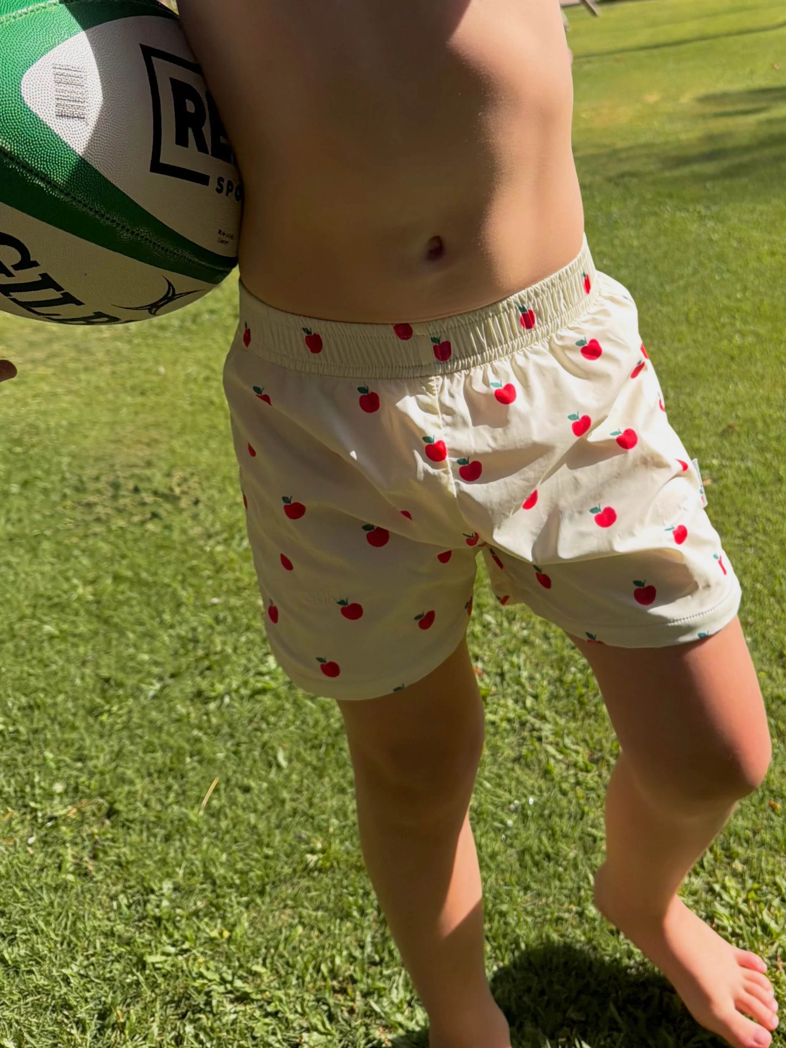 Apple Pie on Vacay 🌴

Seeing my eldest wearing my designs for @sukiswim.club 🐚 goes unmatched !!