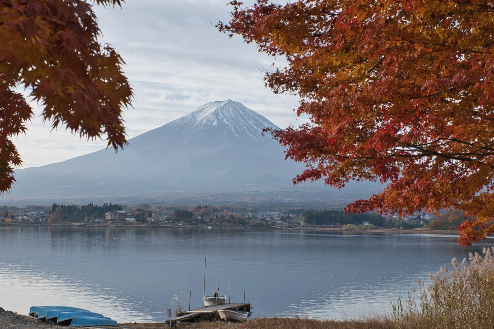 Yamanashi - Fuji over Kawaguchiko