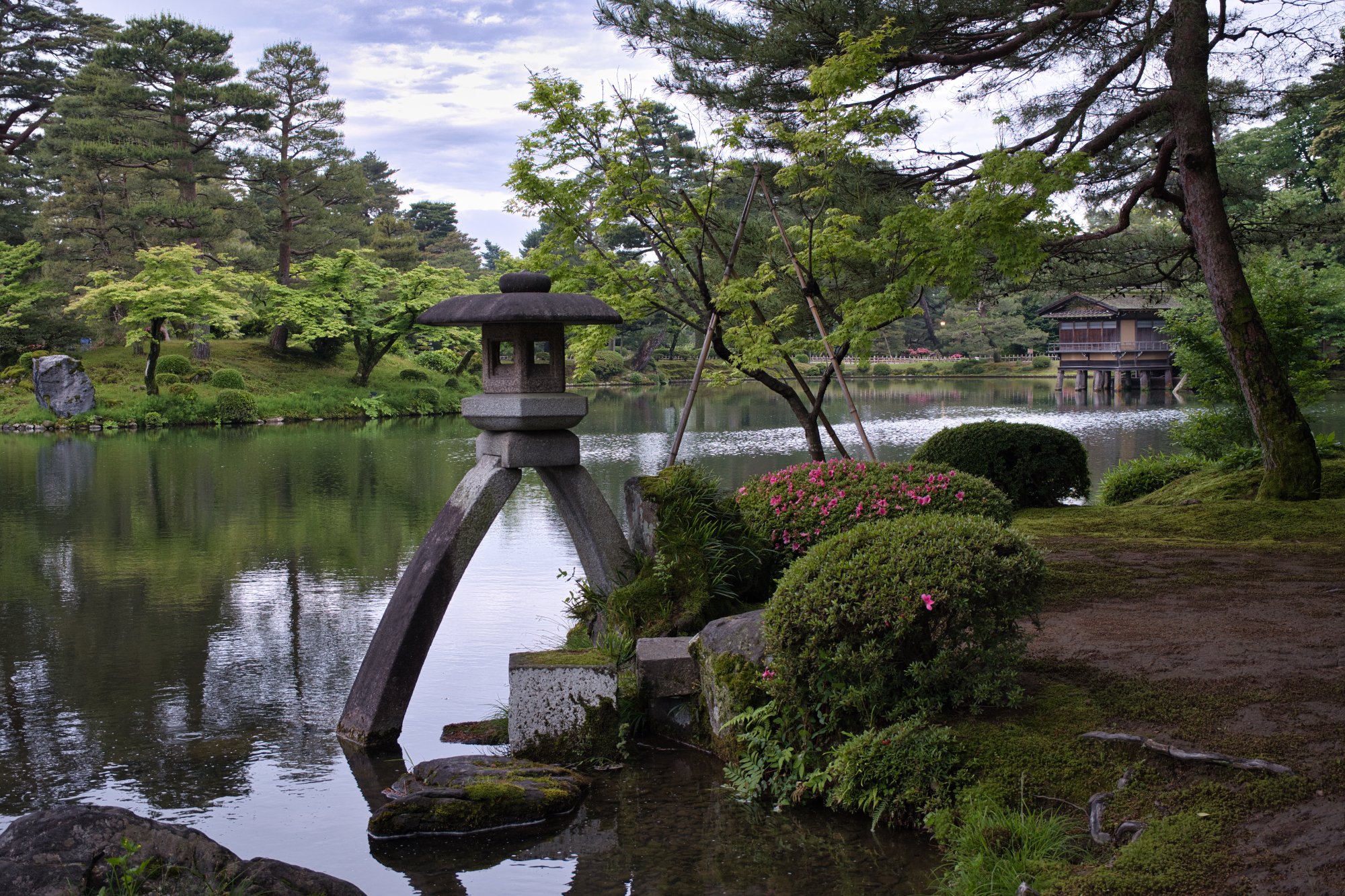 Ishikawa Kenroku-en Lantern is Spring