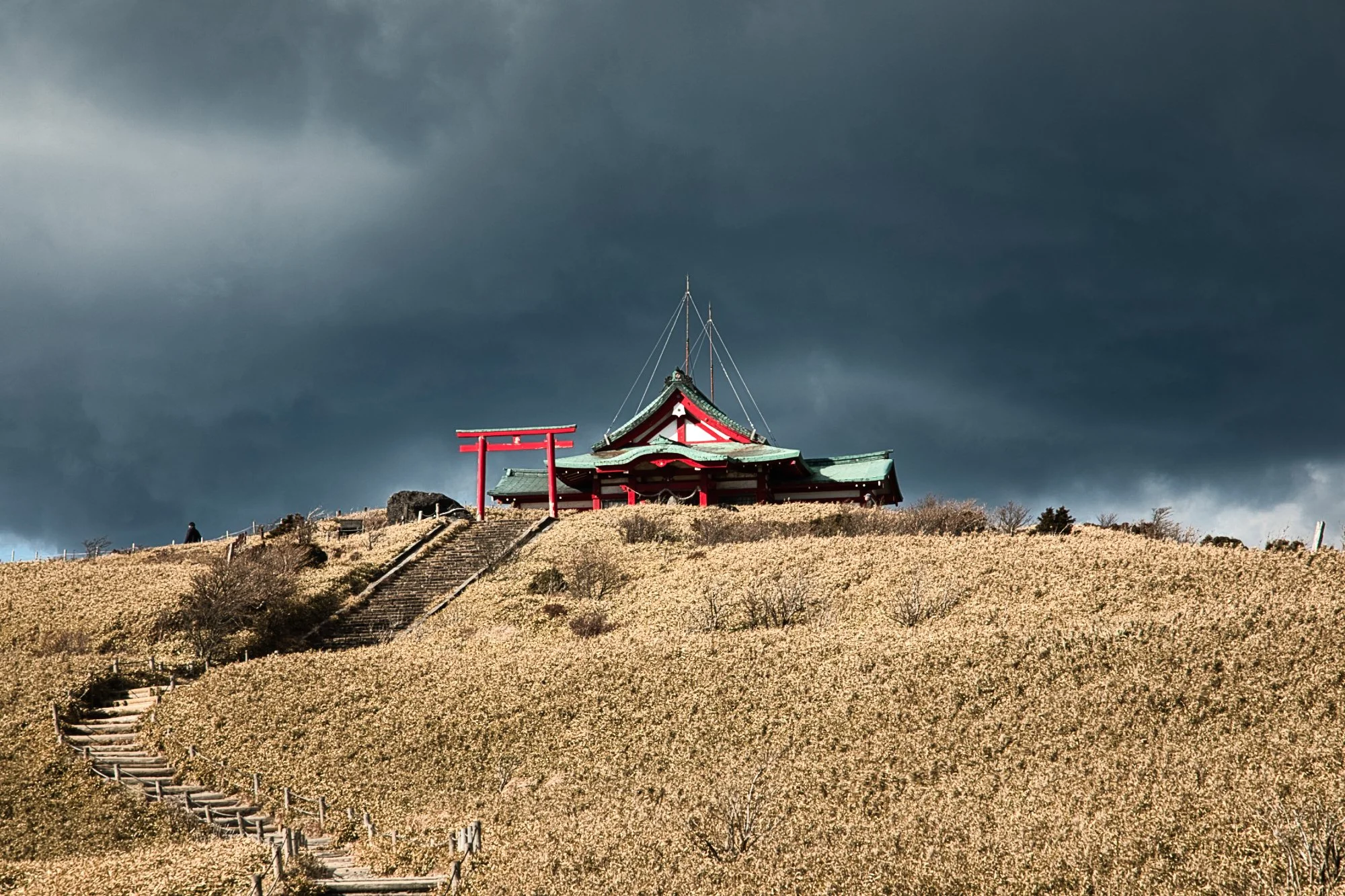 Kanagawa - Hakone Motosumiya Shrine on Mt Komgatake