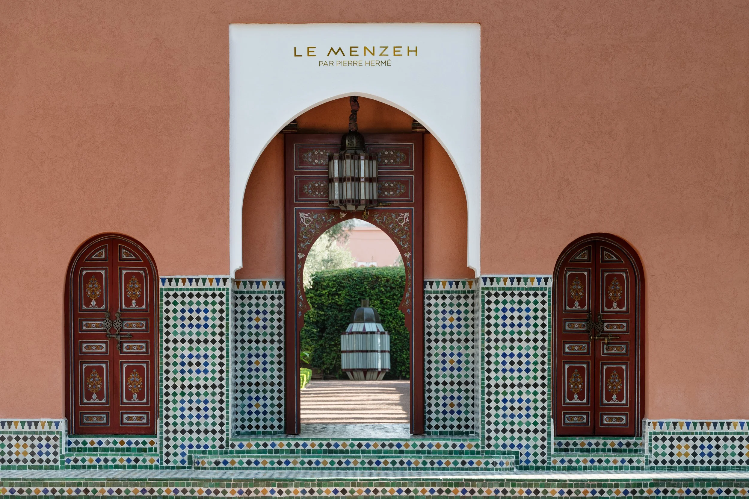 La Mamounia luxury hotel entrance, Marrakech - ornate Moroccan archway featured on Southern Oasis private tour
