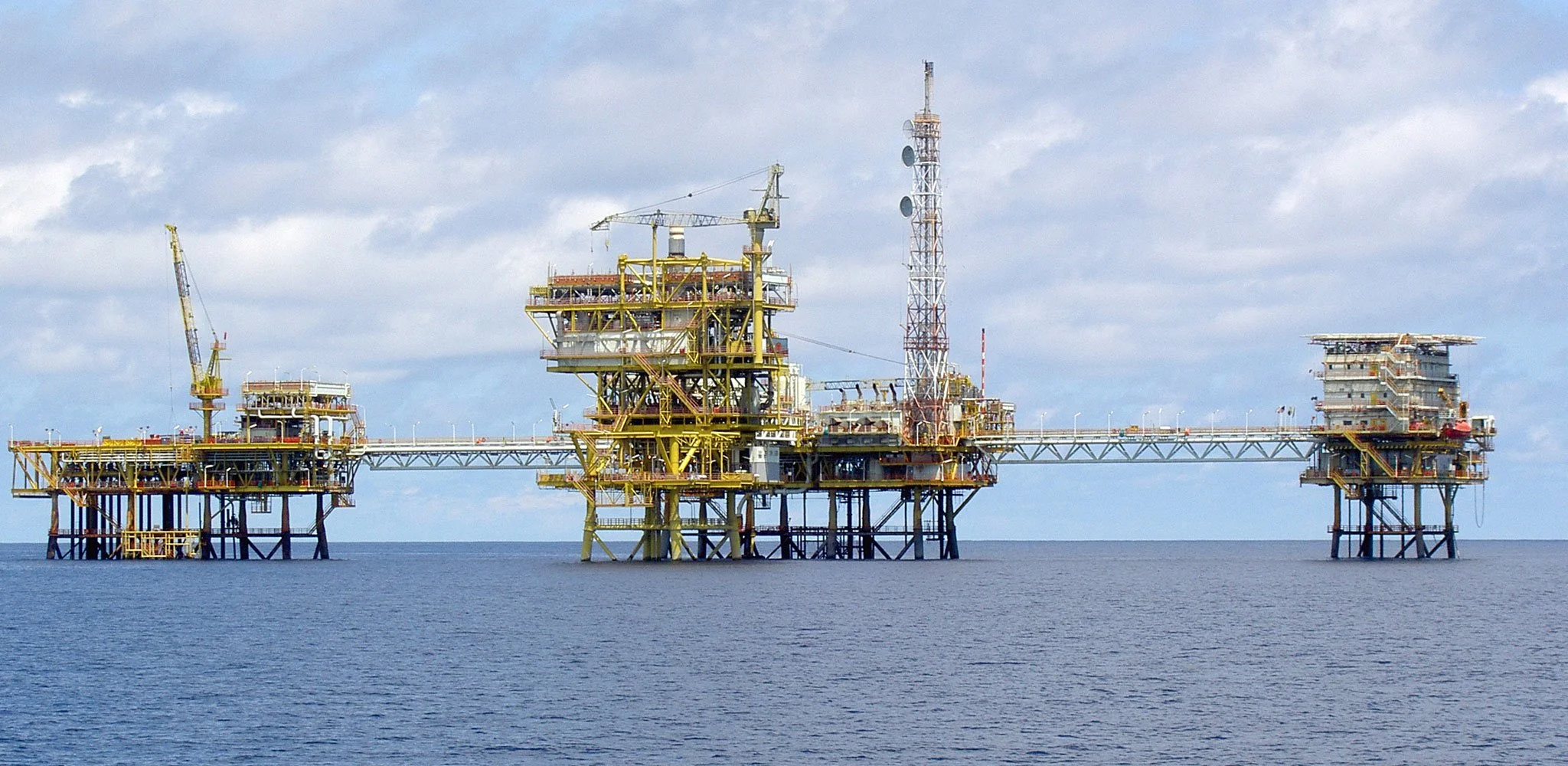 Offshore platforms_offshore structural monitoring.jpg