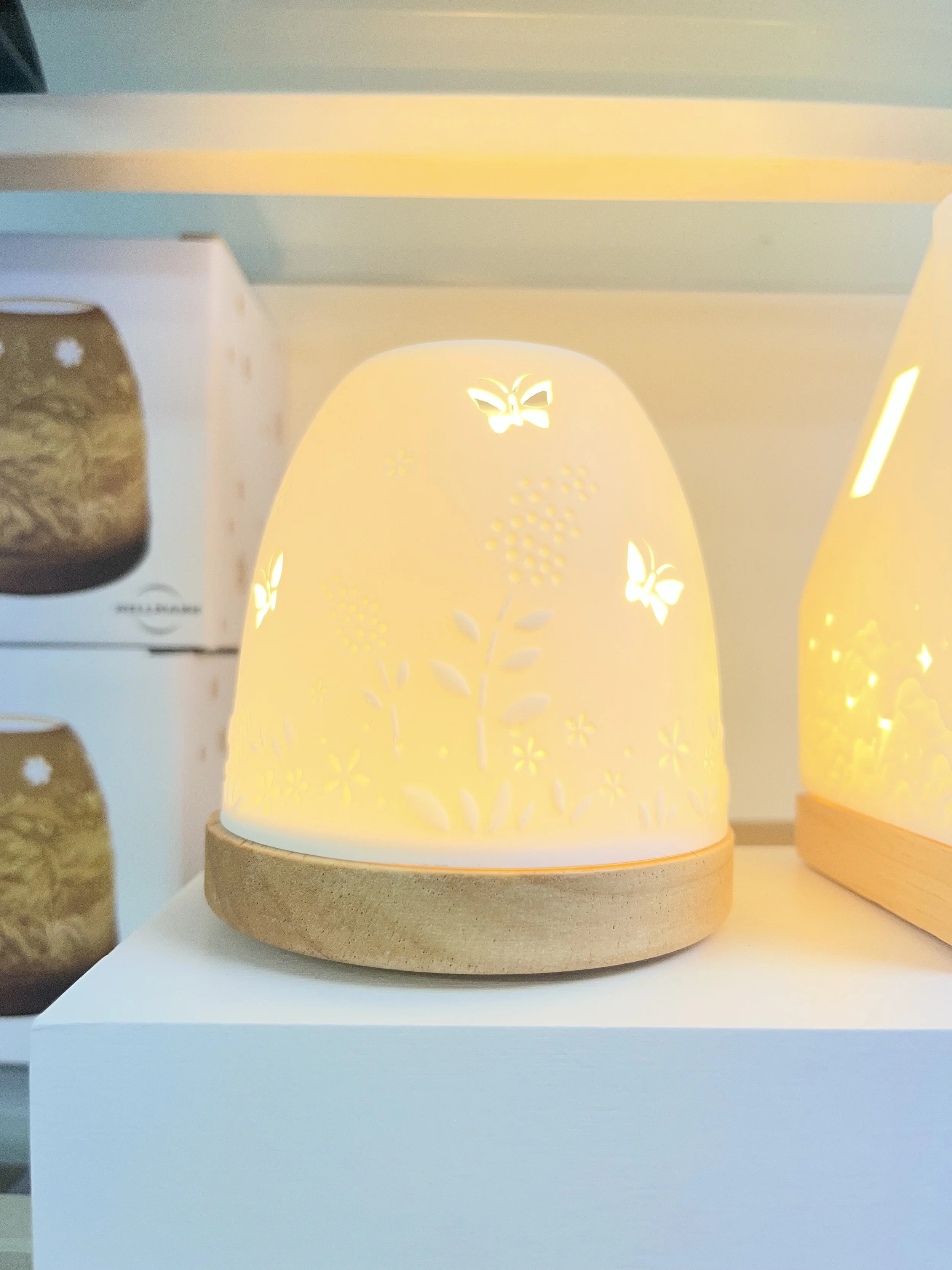 Serene Butterfly Glow Lamp