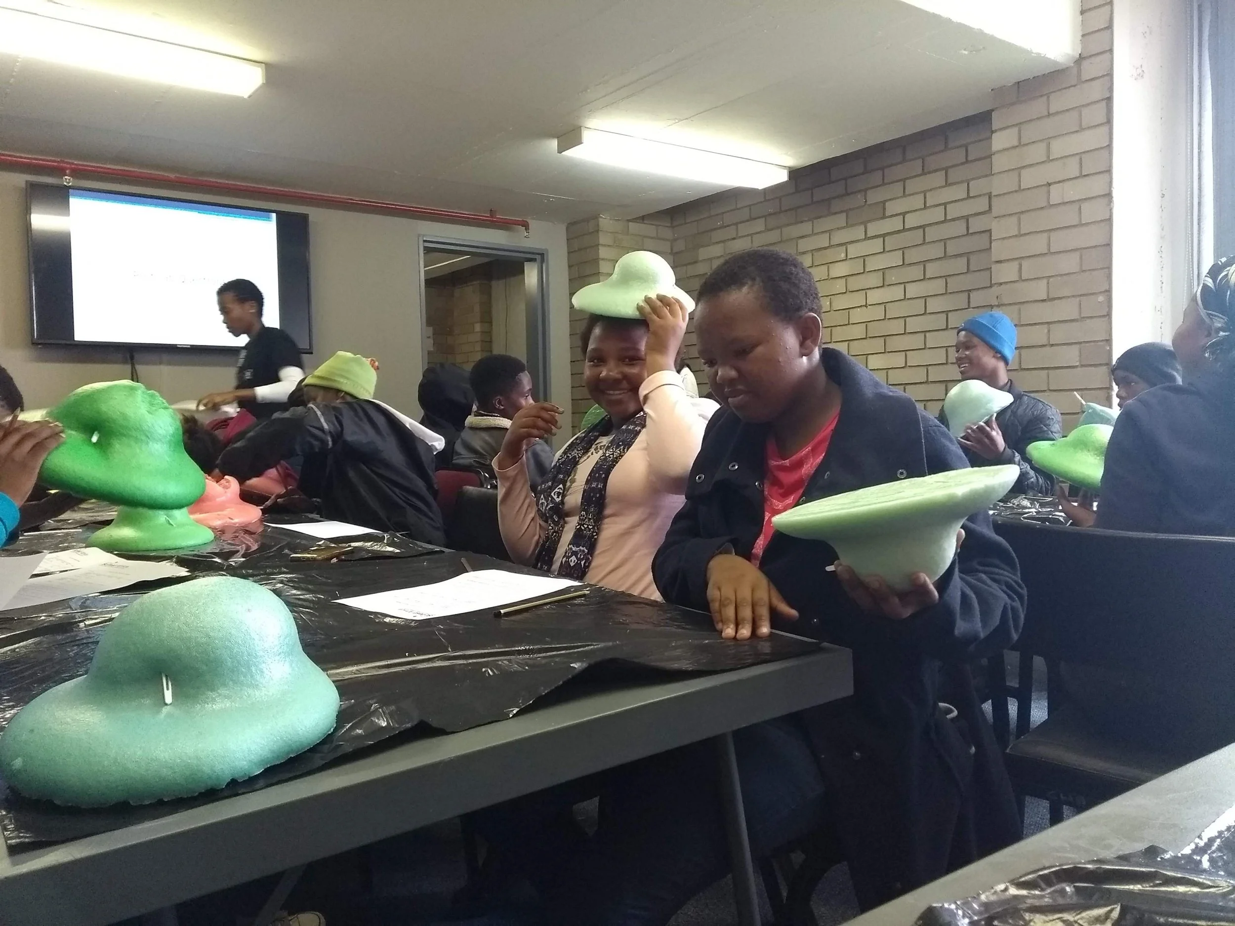 girls-with-foam-awarenet-scifest-2019.jpg