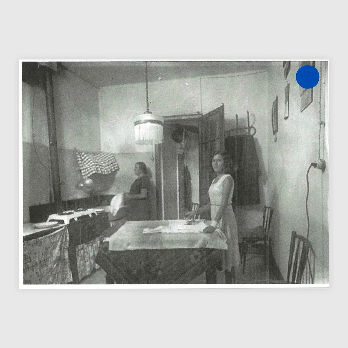 Interior d’una casa barata de Can Peguera - 1925-1938