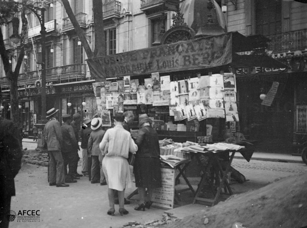 Quiosc-de-la-Rambla-Barcelona-1916-1937.-Autor-Frederic-Flos-i-Gibrernau.-Font-Arxiu-Fotografic-Centre-Excursionista-de-Cataluna.jpg