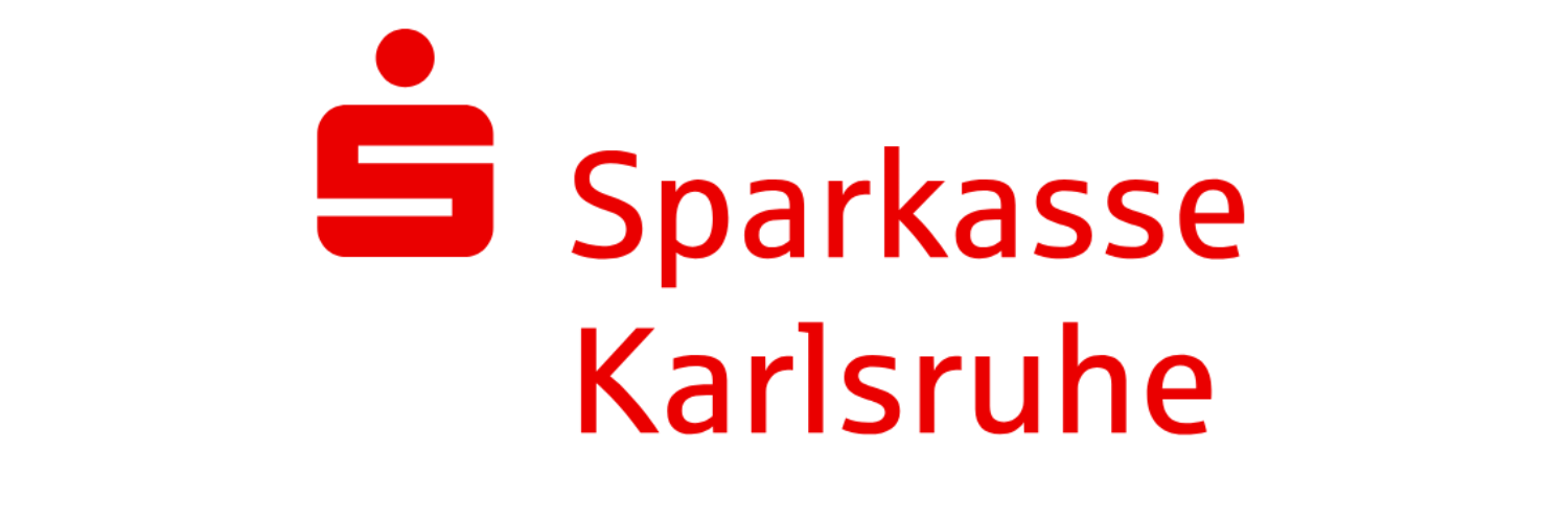 Logo der Sparkasse Karlsruhe, rotes Symbol eines stilisierten Sparschweins, schwarzer Text "Sparkasse Karlsruhe".