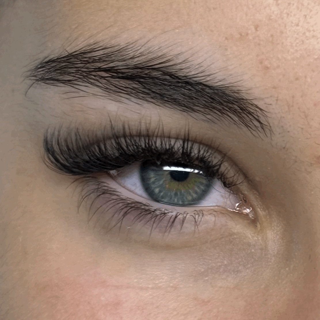 Cils de couleur