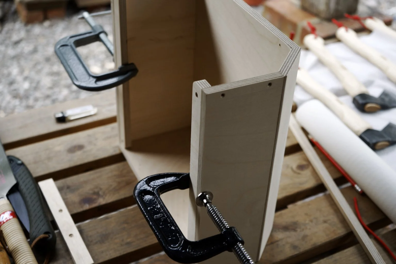  Bolt on side compartments. These are just the right size for two inflatable roll mats. 