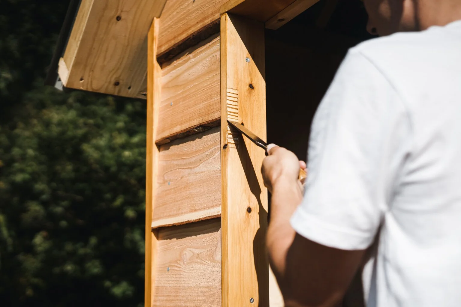  Chiselling rebates for the door hinges 