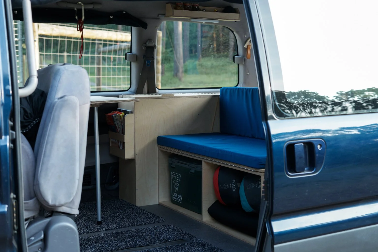  Camper unit inside 