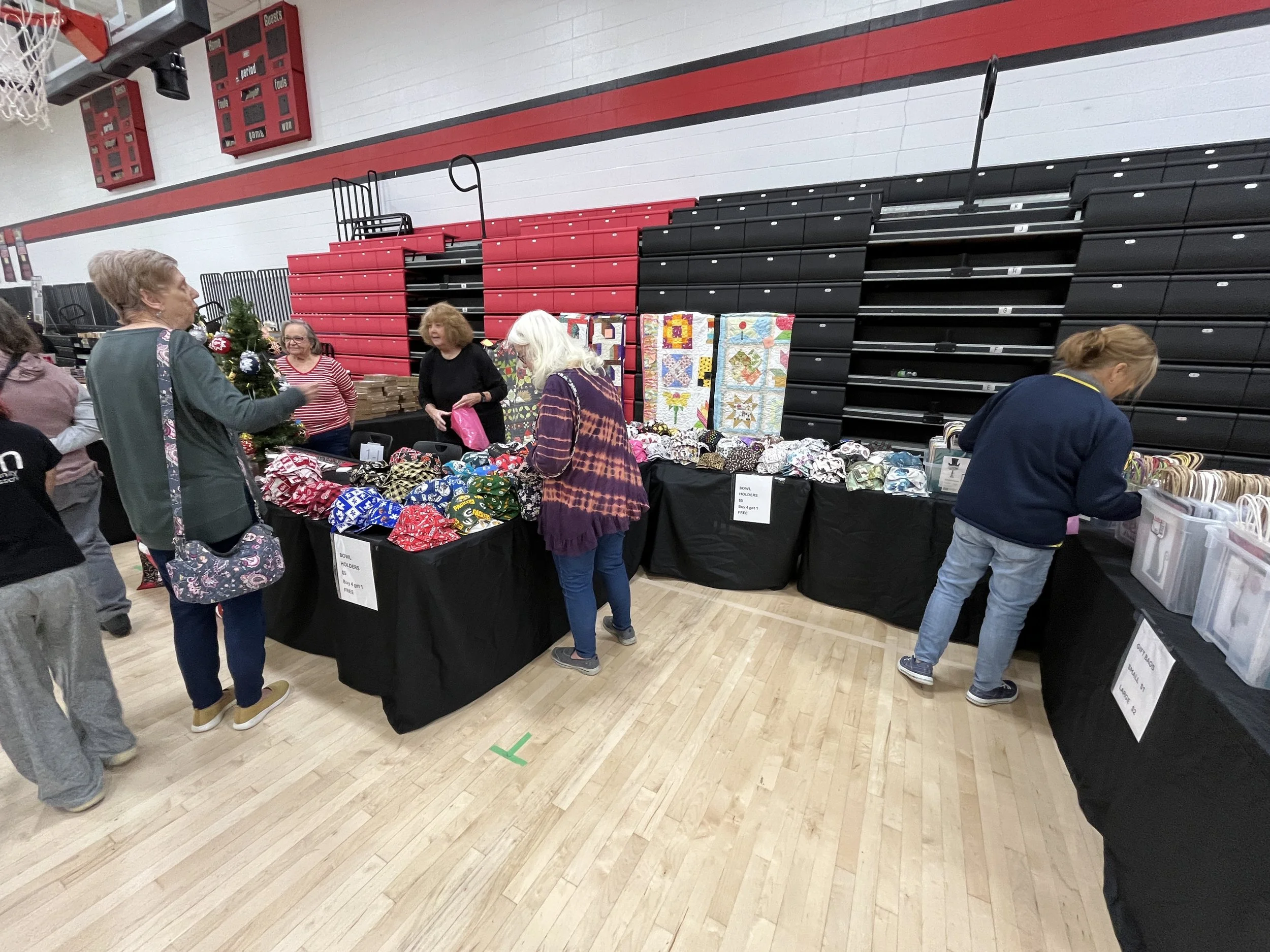 Scribner Middle Holiday Craft Fair Shopper