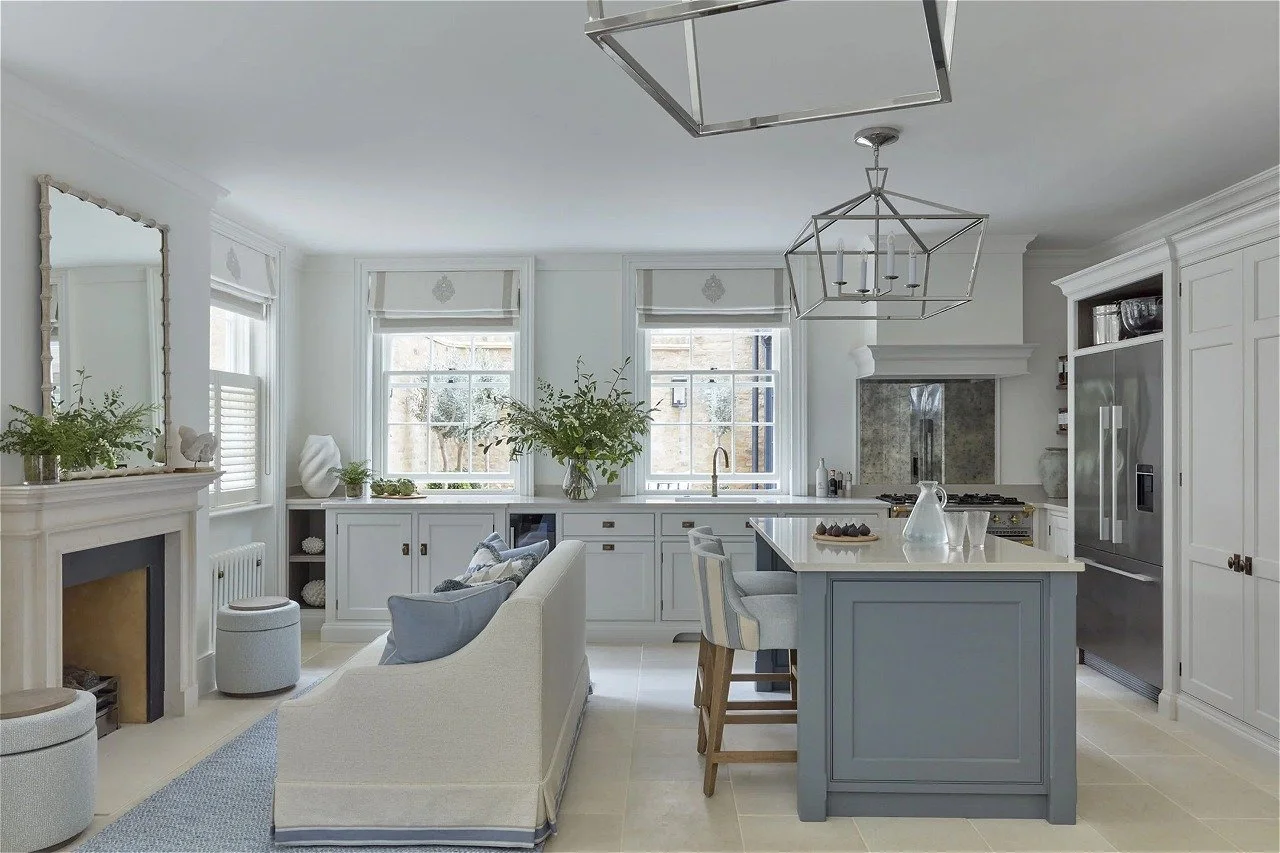 Bespoke appliqué roman blind for Katharine Pooley