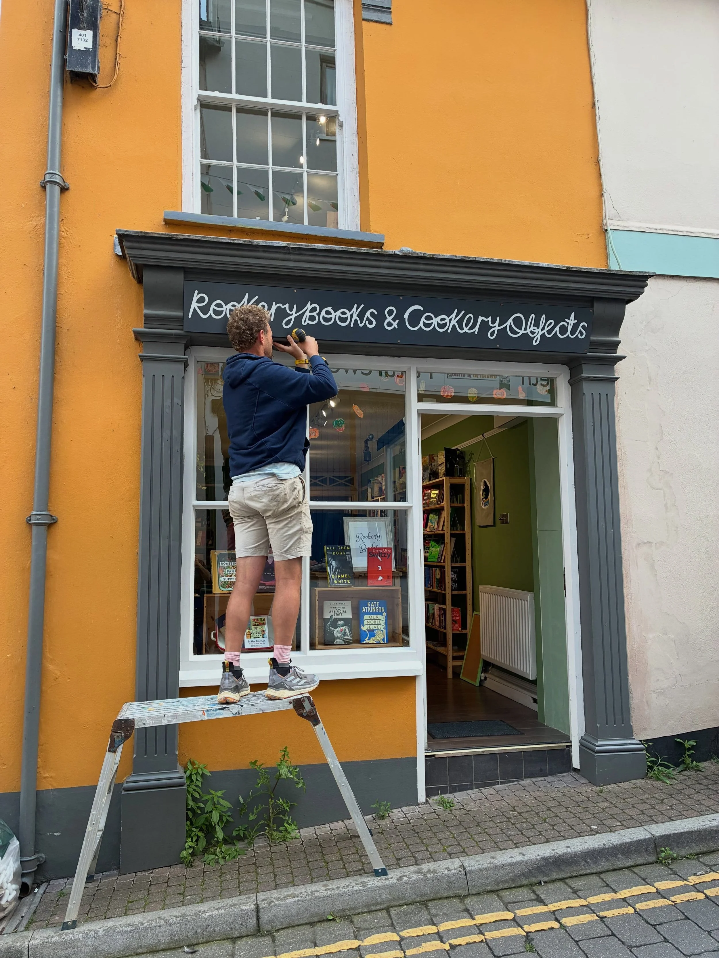 Pulling final bits together with help from @blockcolour and his epic sign writing, @lucygatward and her equally epic sign writing, Kev (executive director of pricing) in charge of the gun. Russ currently swearing at the computer to encourage it to do