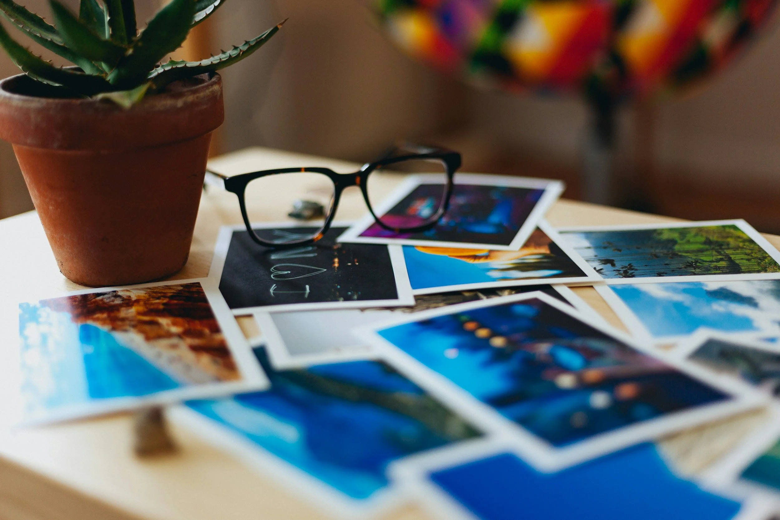Sort and organize your digital photos. Cloud photo organization or external storage on usb drive
