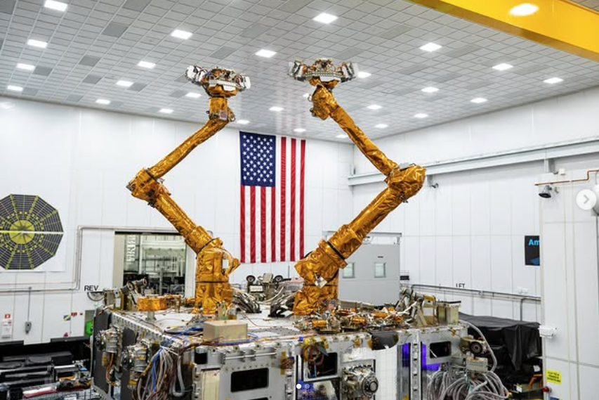 MRV-1 Robotic Arms by NRL-image by DARPA.jpg