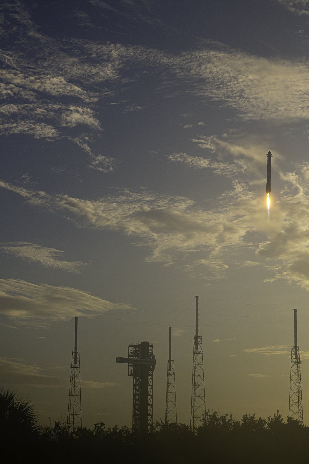08302026 SpaceX Heavy LZ 40 85mm (1 of 1).jpg