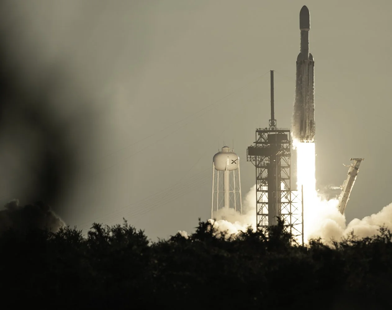 08302026 SpaceX Heavy Nancy Grace Roman LiftOff (1 of 1).jpg
