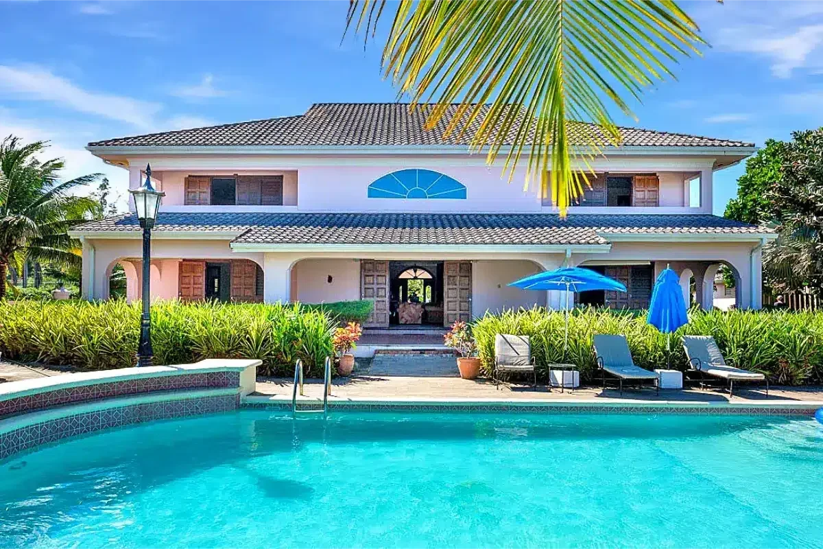 5_Pool_and_Terrace-1.webp