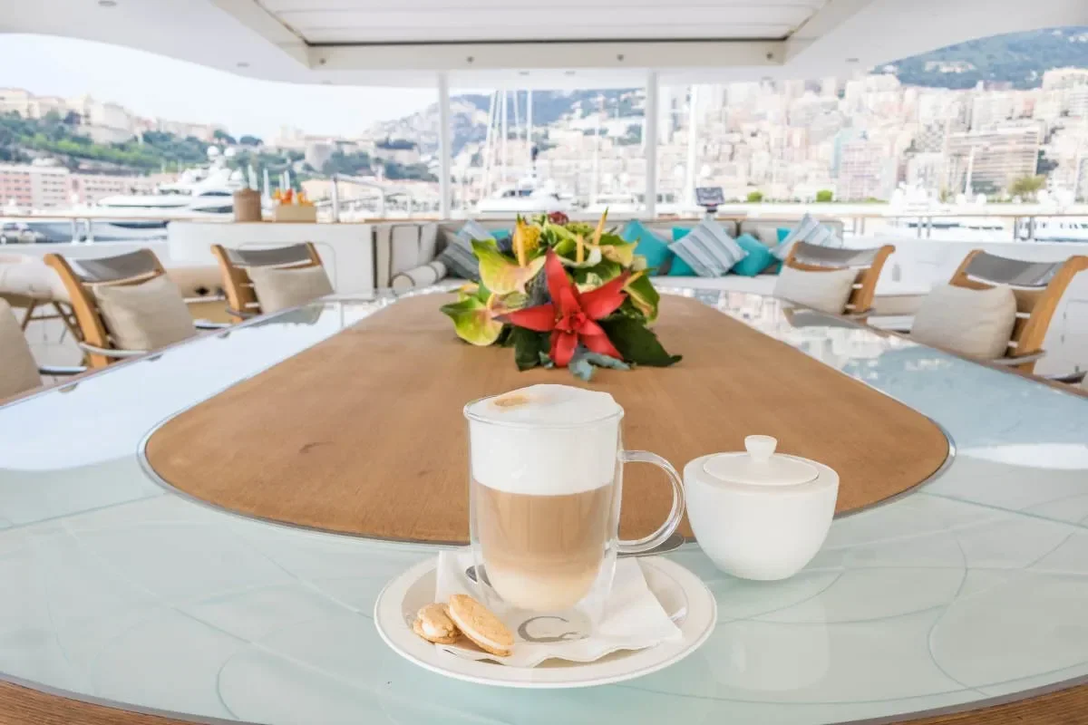 Super-Yacht-Dining.jpg.webp