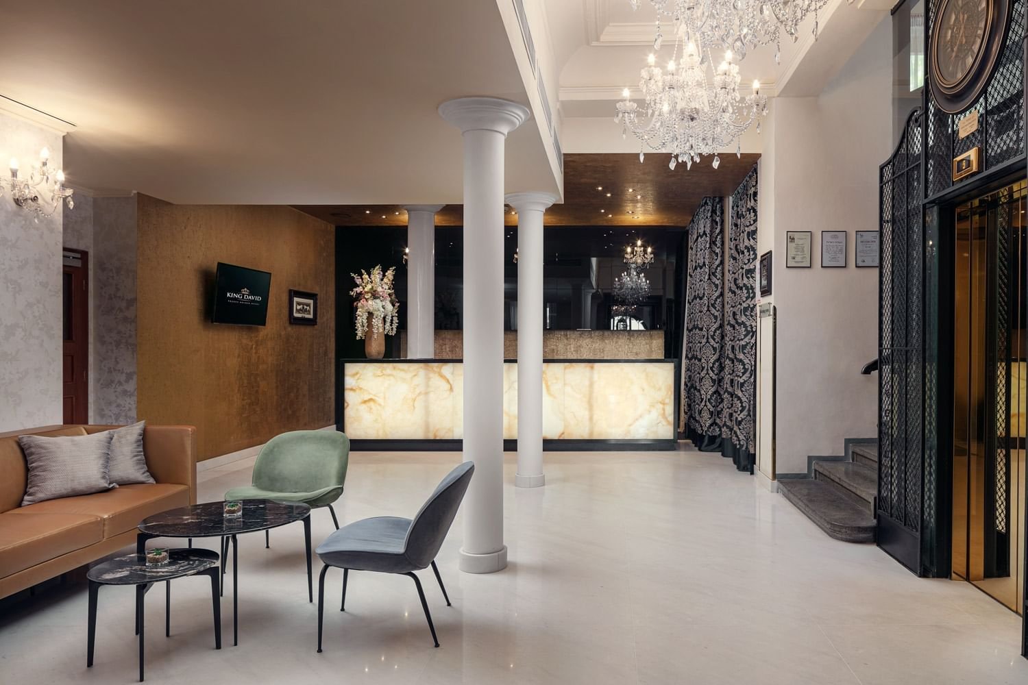 22-30-kingdavid-lobby.jpg