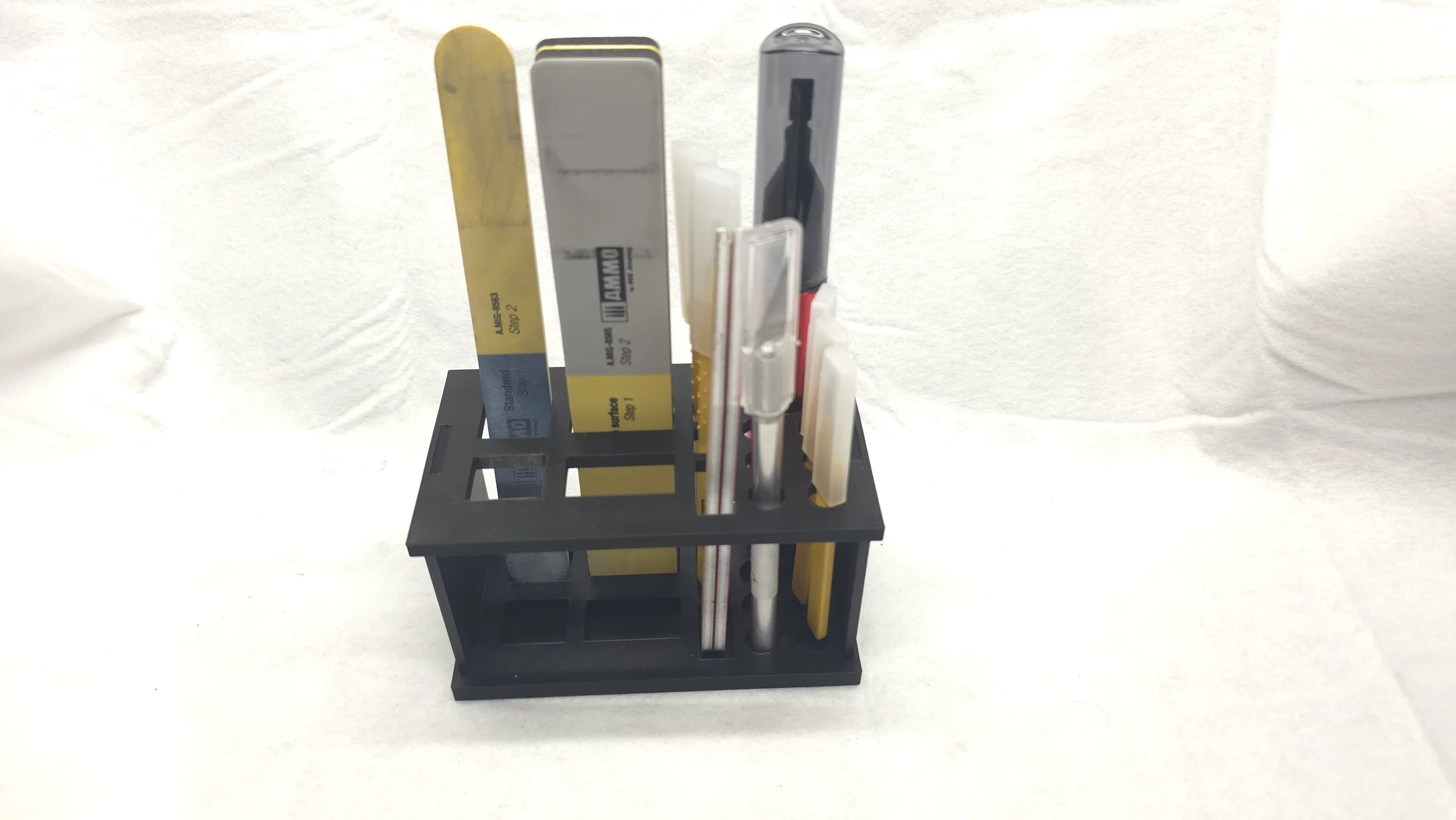 BMW Designs Modular Caddie for Sanding station