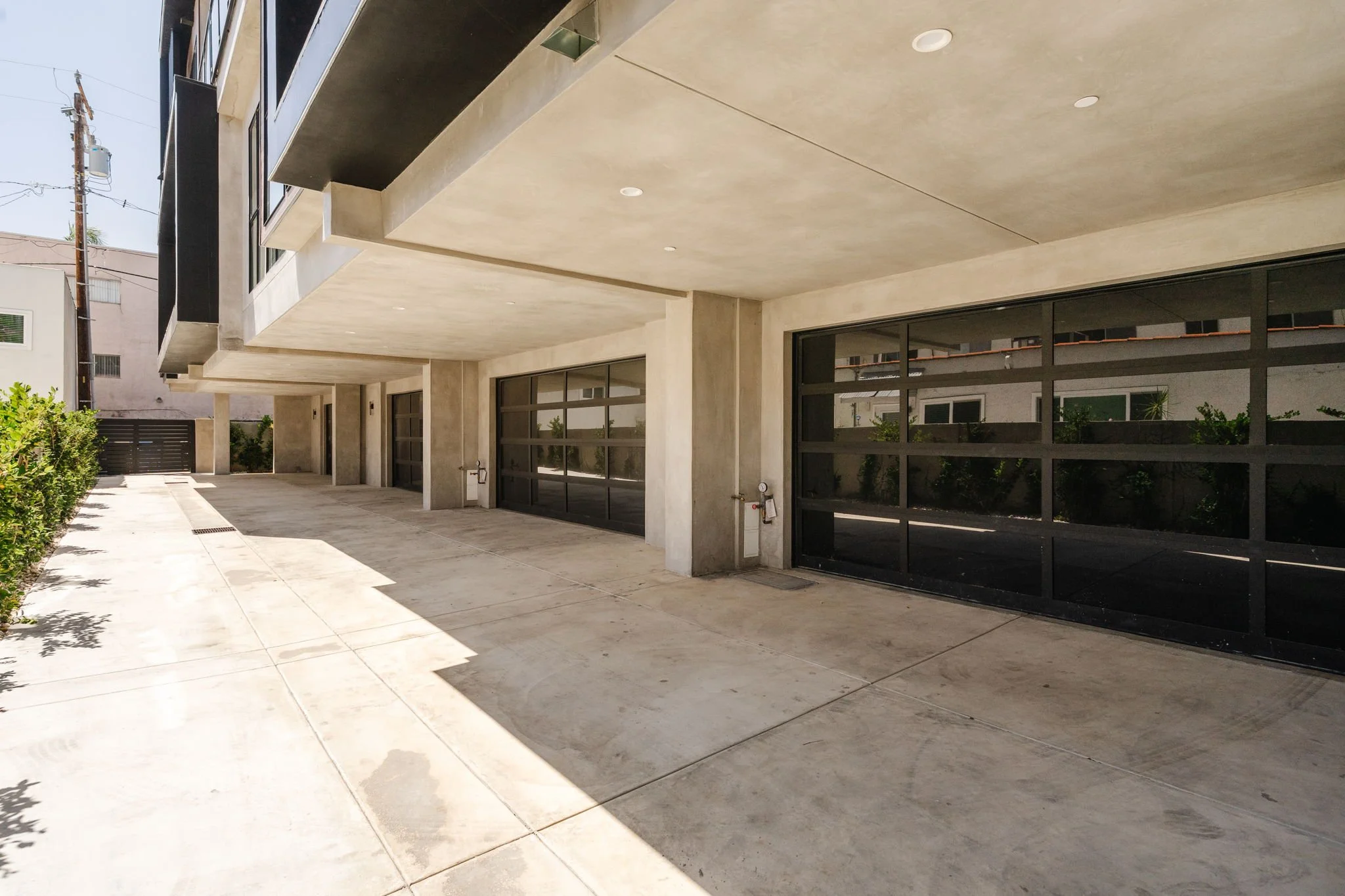 garage exterior 2.jpg