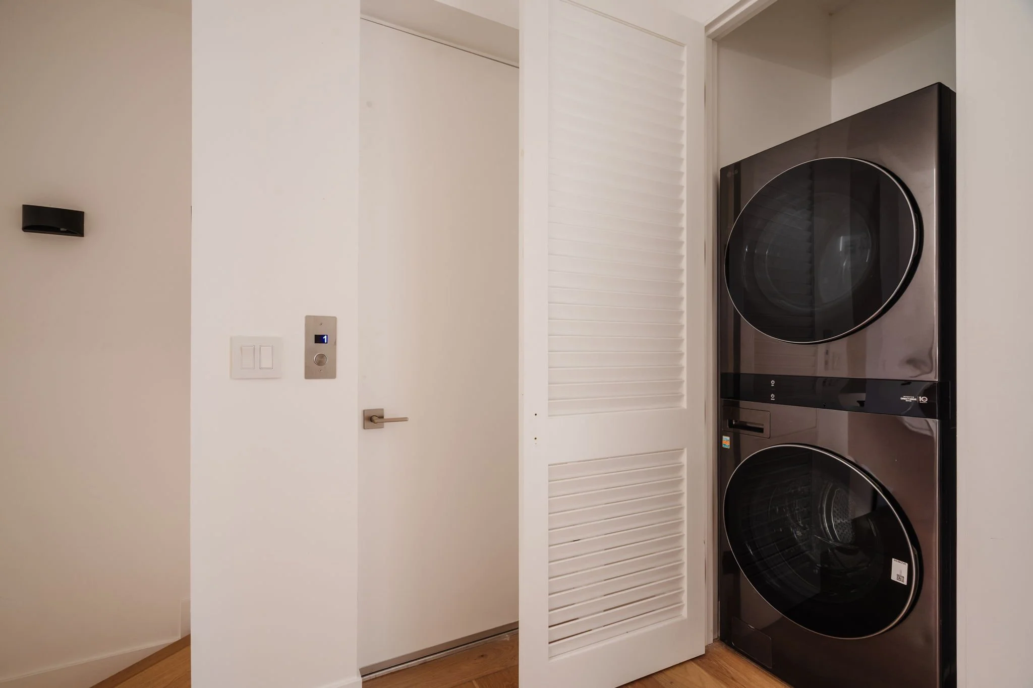 washer and dryer.jpg