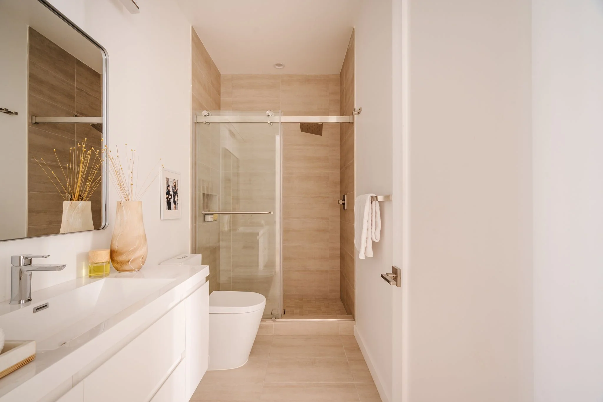 secondary bath 2.jpg