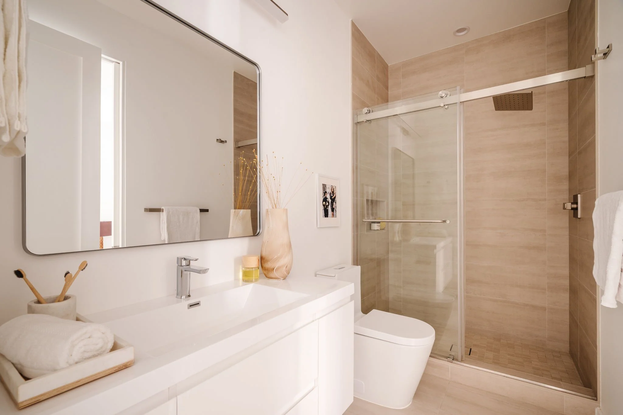 secondary bath 1.jpg