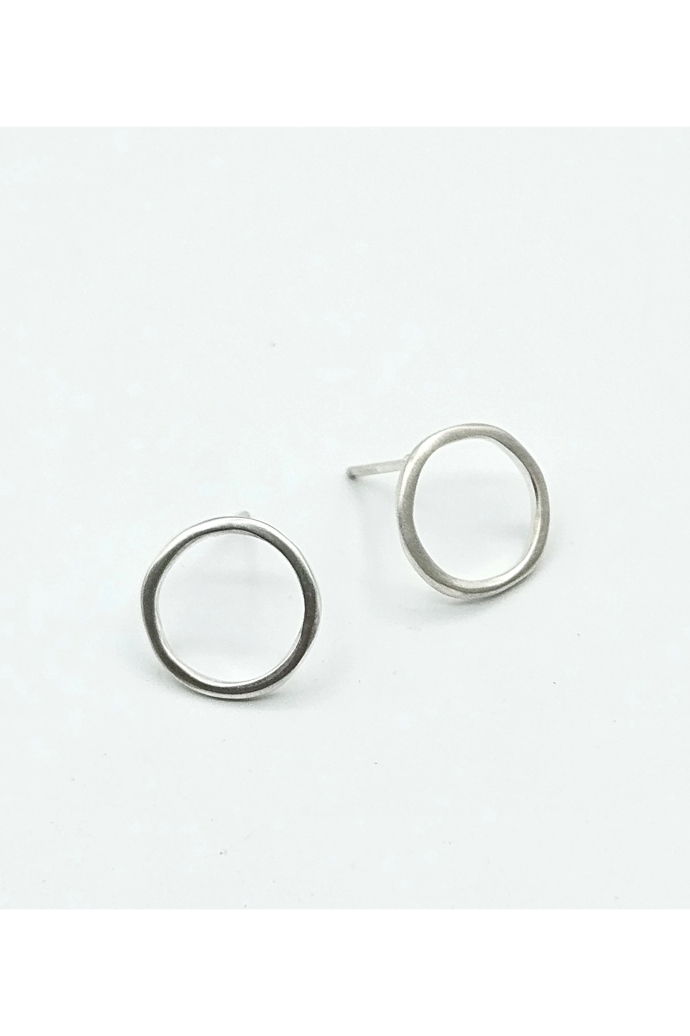 Wabi Circle Post Earrings (medium)