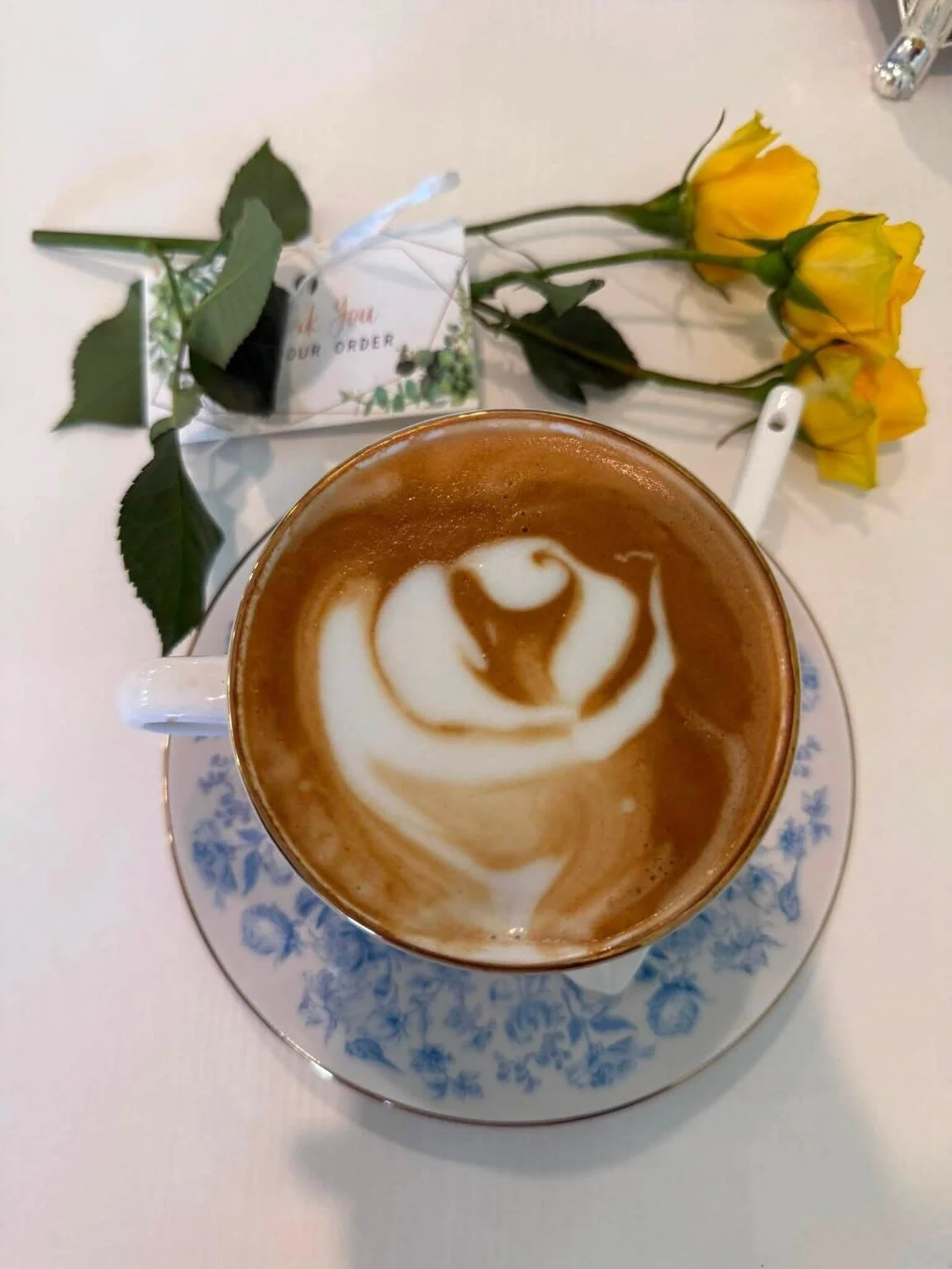 latte-yellow-roses.jpg