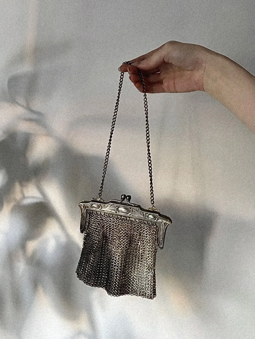 ANTIQUE ART NOUVEAU GERMAN SILVER CHAIN MESH PURSE