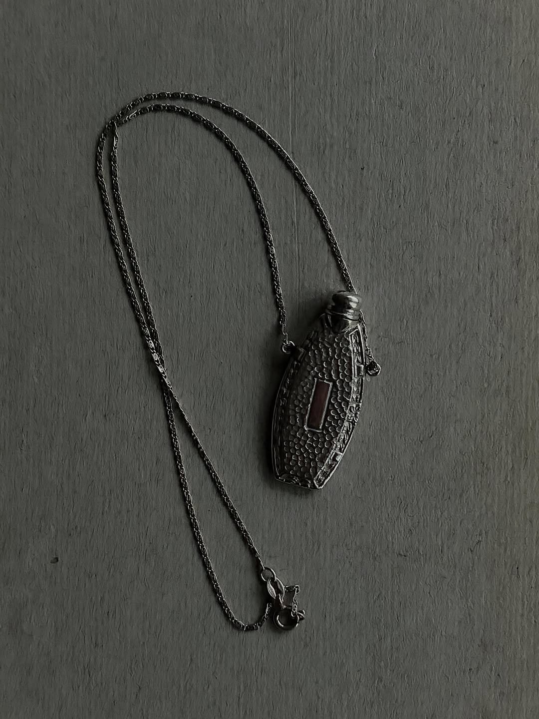 ANTIQUE STERLING SILVER PERFUME BOTTLE NECKLACE