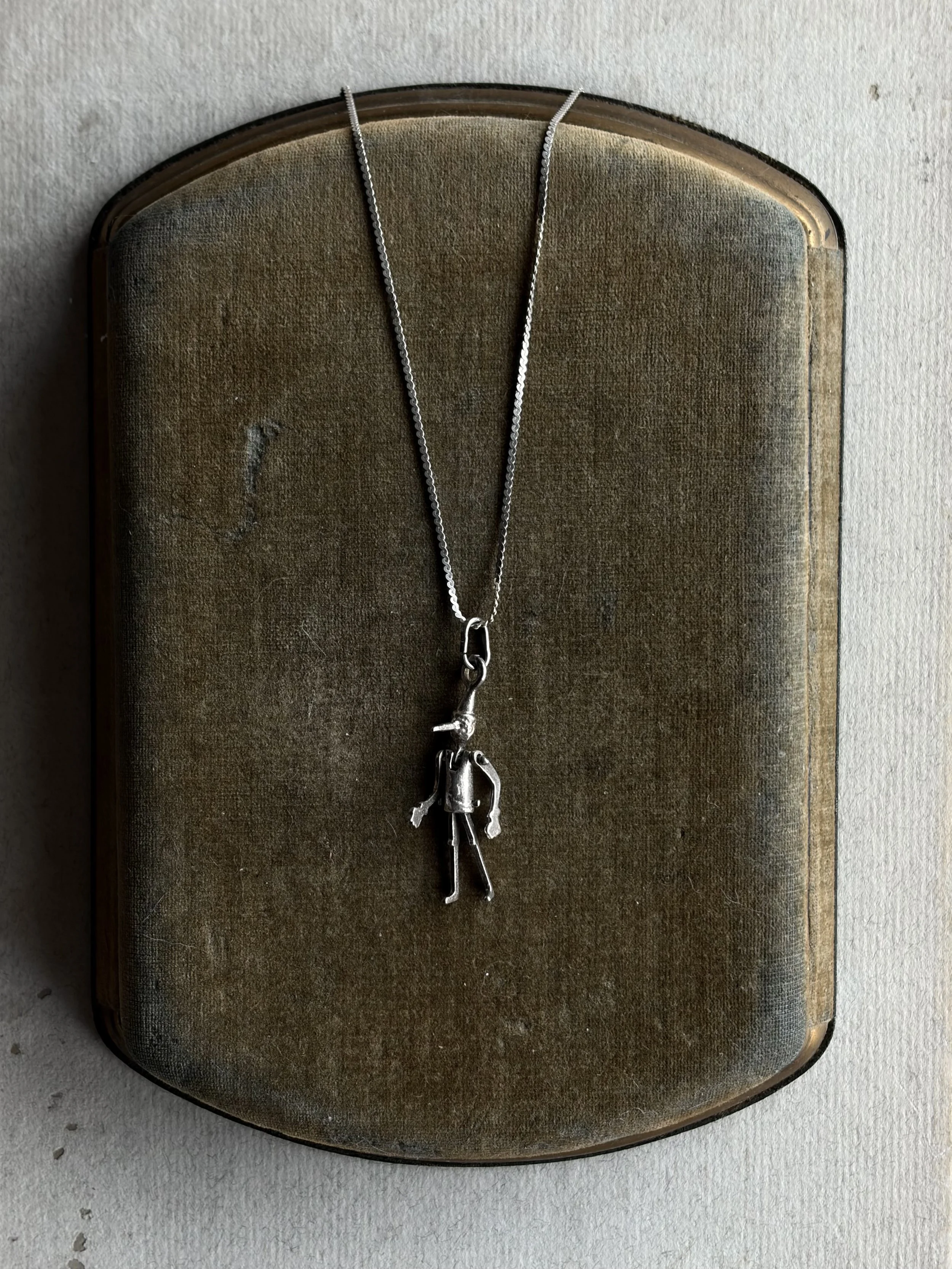 VINTAGE ARTICULATED PINOCCHIO FIGURE STERLING SILVER NECKLACE