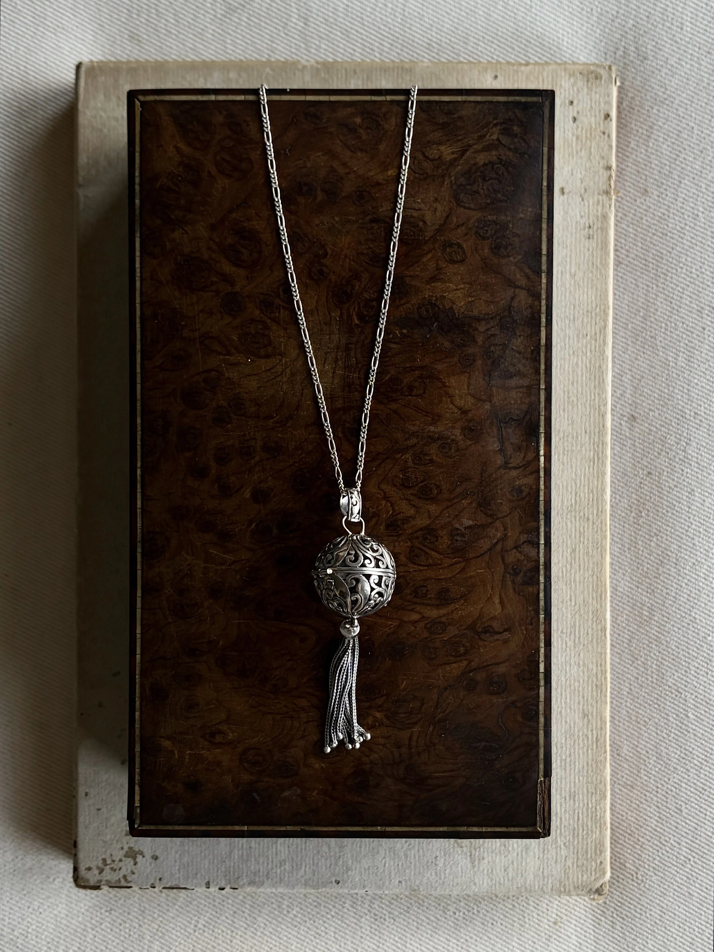 VINTAGE ORNATE STERLING SILVER FILIGREE POMANDER LOCKET TASSEL NECKLACE