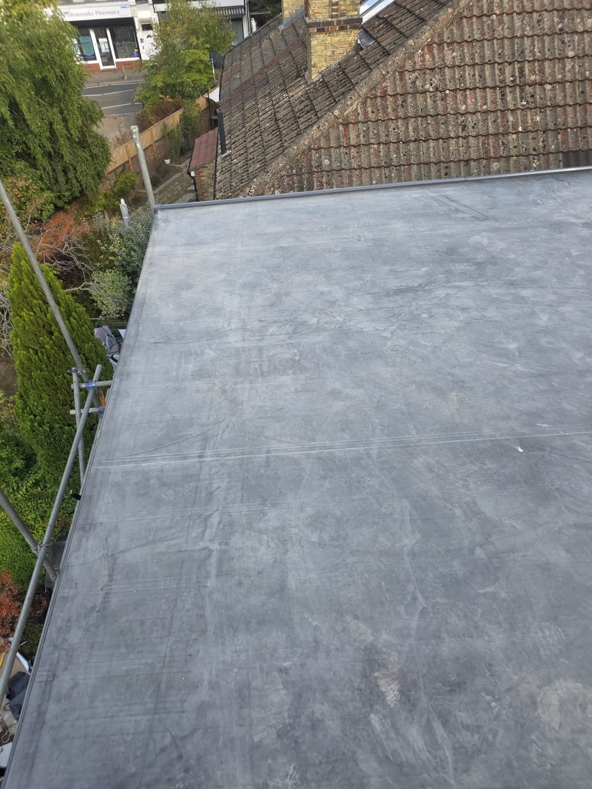 Tiled dormer and EPDM flat roof: a roofing project in pictures