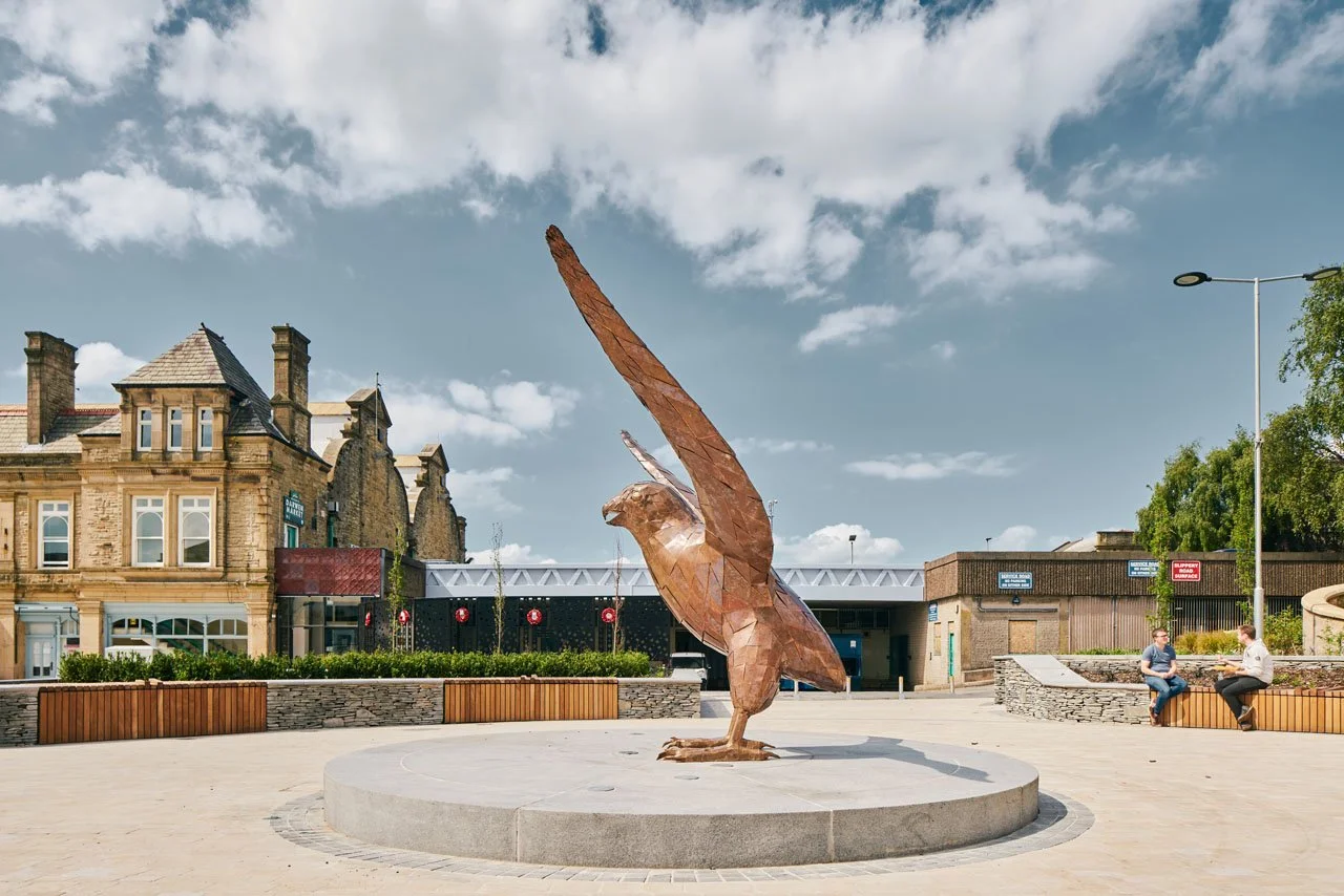 Lazerian-weaver-bird-darwen-market-square-public-art (16).jpg