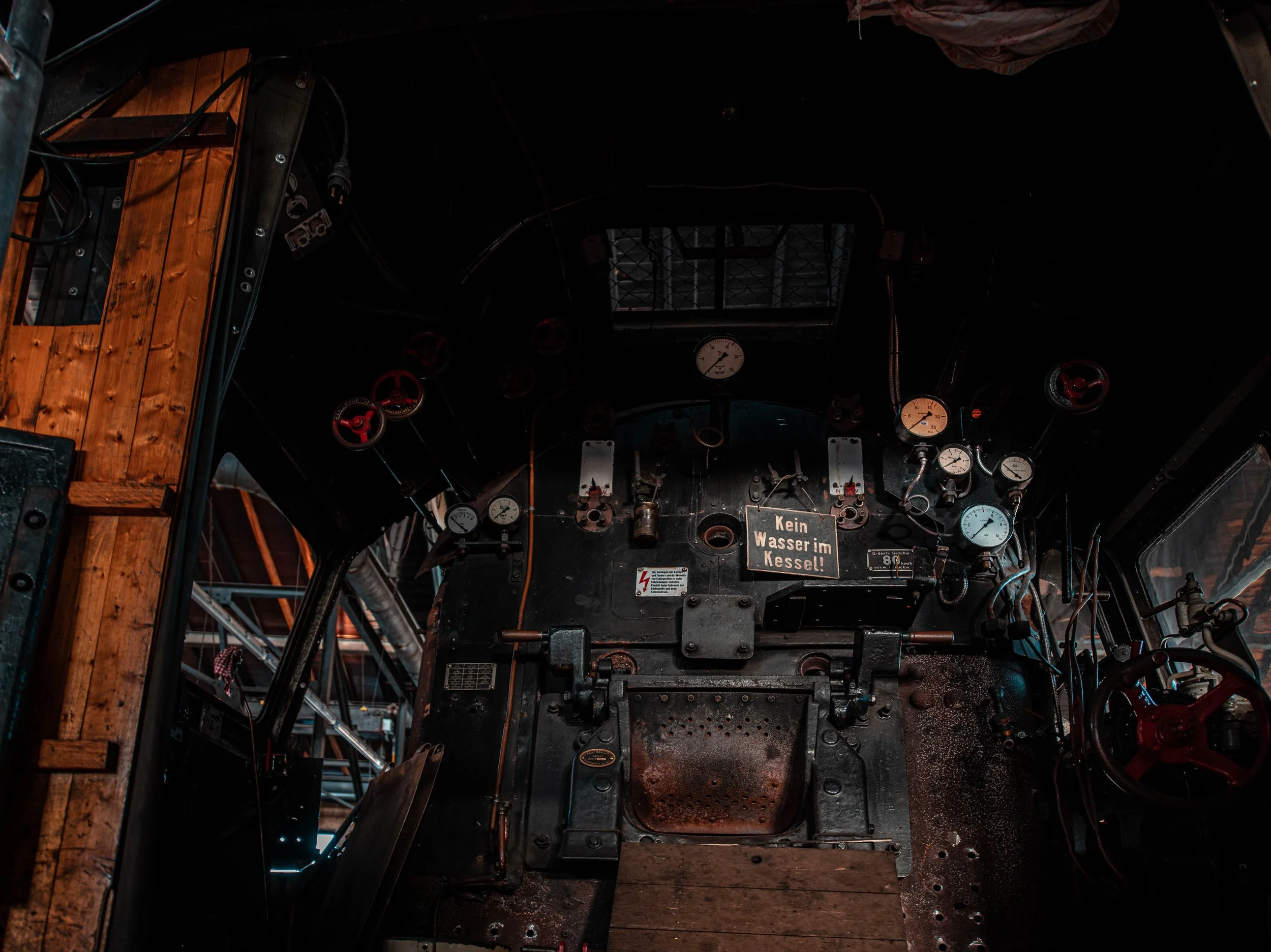 What is the Difference between Midstream and Downstream Oil services?