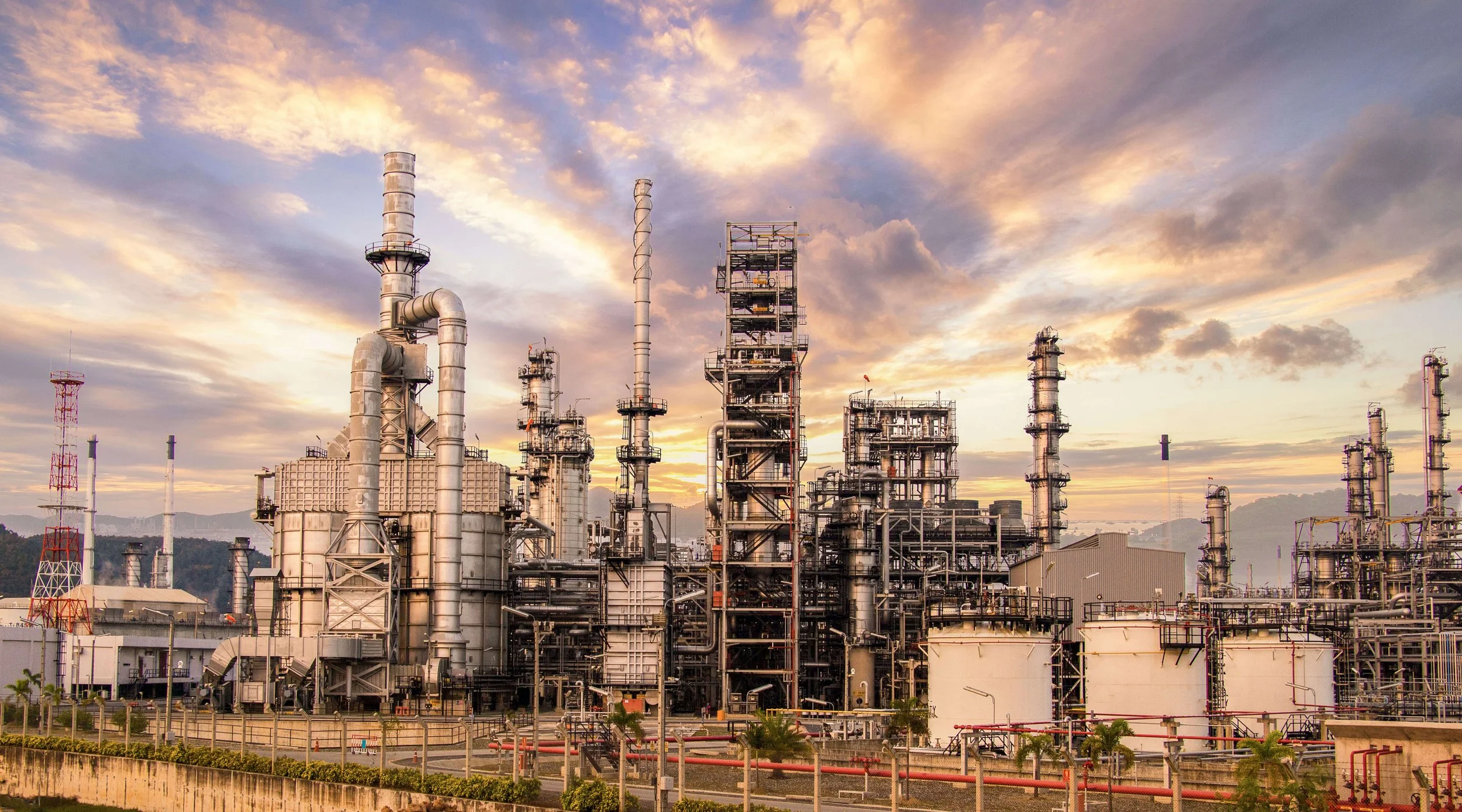 Why Hawkins Lease Service is a Trusted Leader Among Downstream Maintenance Contractors in Texas