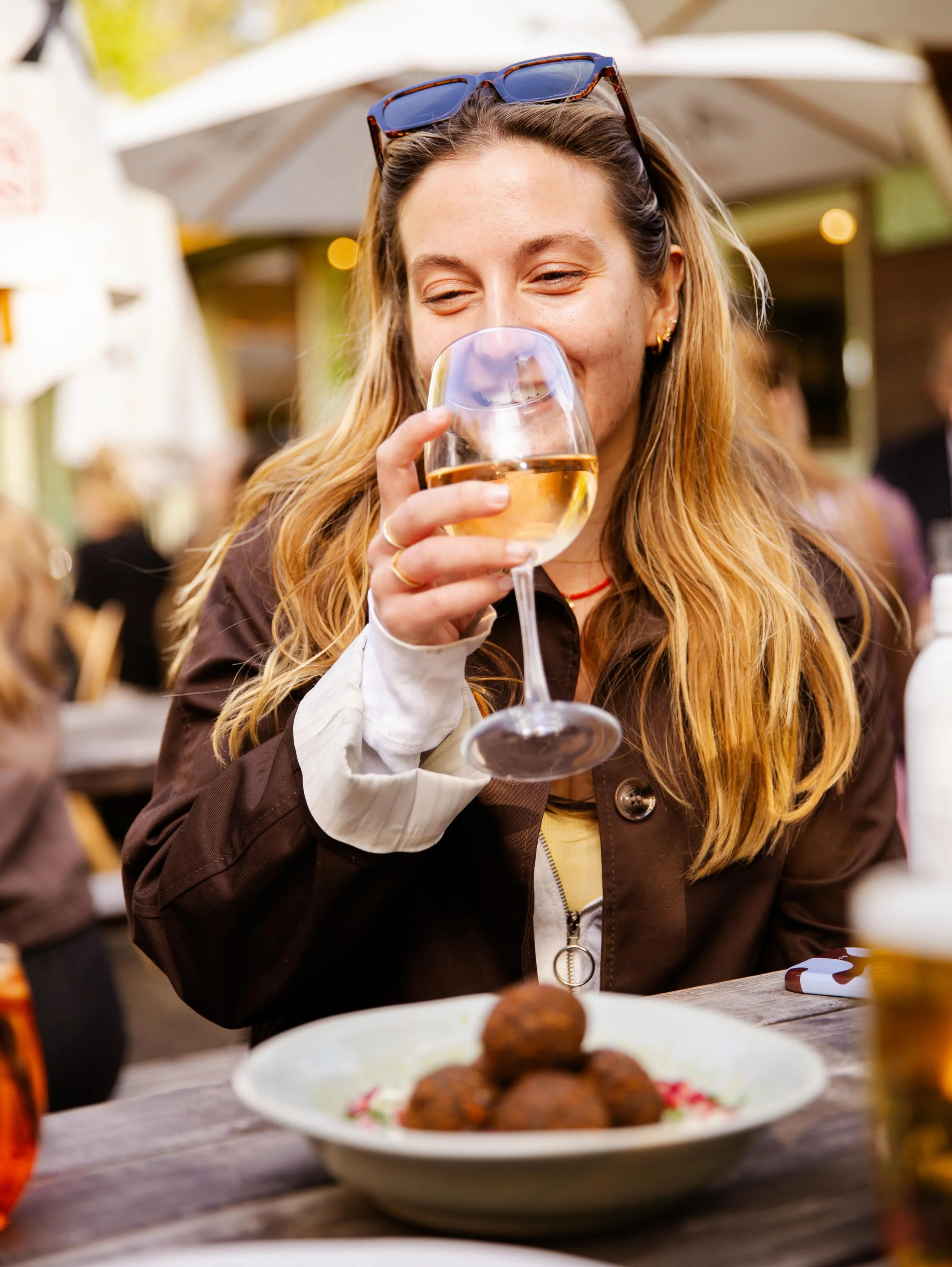 Golden hour, good food and ice-cold ros&eacute; 👌🏼

We&rsquo;ve launched our new evening menu at Lincoln&rsquo;s Inn Fields, just in-time for the weekend heatwave! 

📸 Falafel bites with tahini labneh | Bresola with rocket and Parmesan 🧀 

🔗 Exp