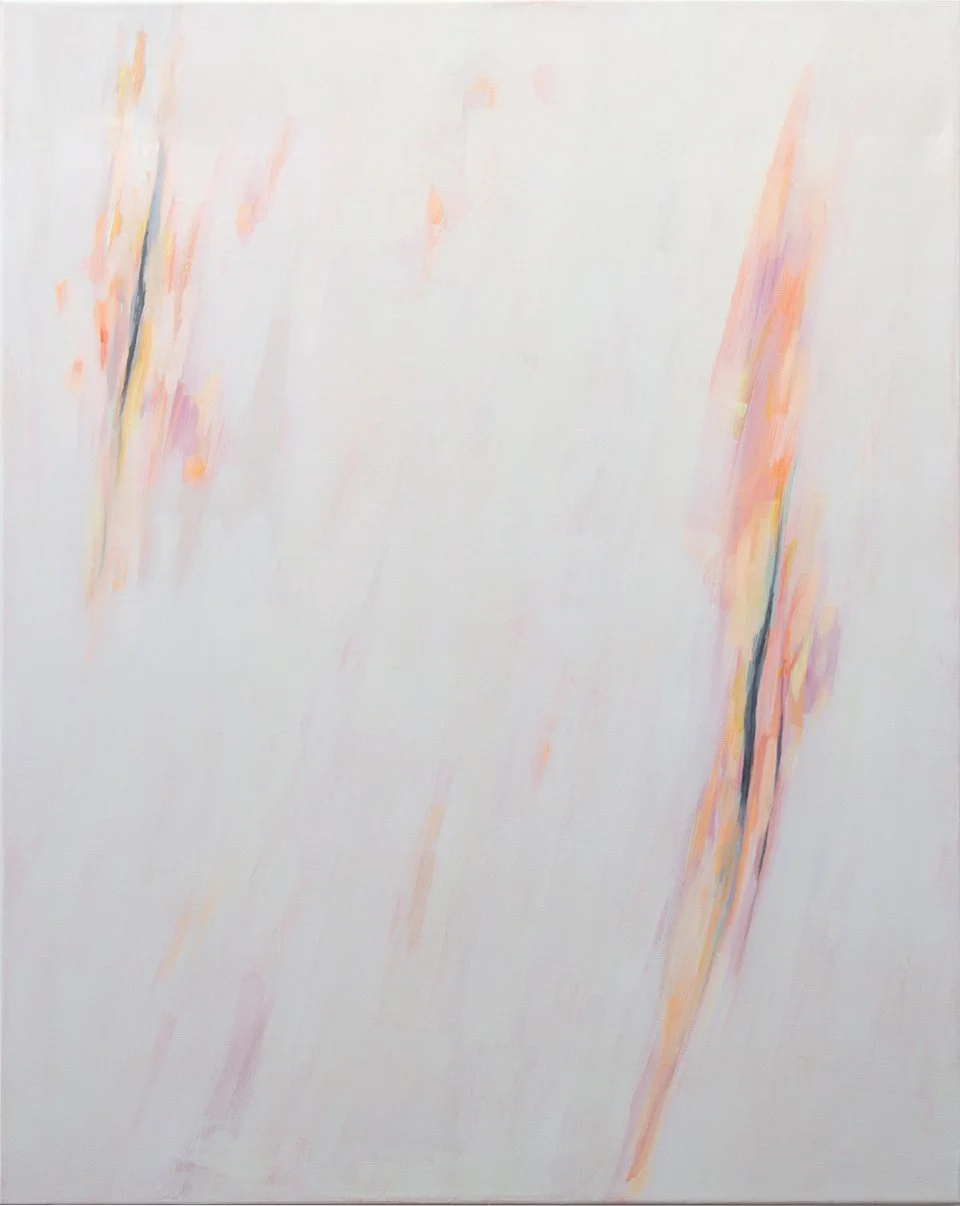 pintura abstracta con líneas y colores pastel, predominando rosados, naranjas y azules claros.