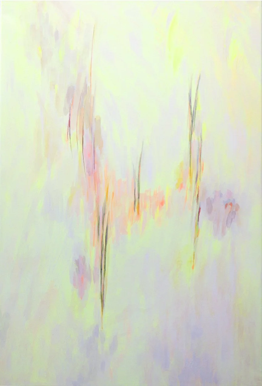 Línea abstracta de colores pastel y líneas negras en fondo claro.