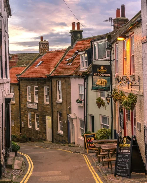 England: History, Heritage & Tradition