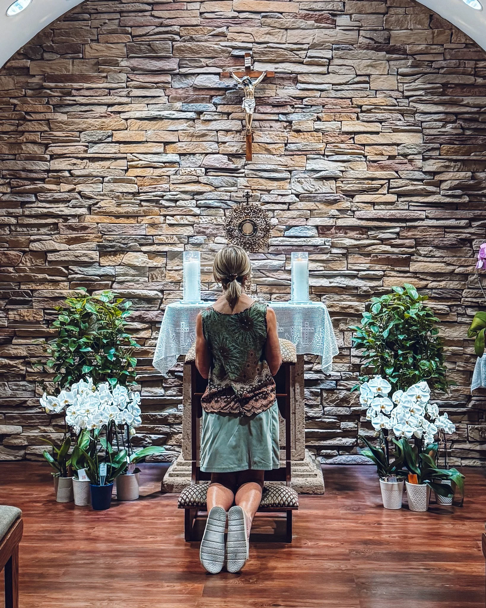 CAN YOU GIVE JESUS ONE HOUR? 🙏🏼 St. Ann has the great privilege of having a Perpetual Eucharistic Adoration Chapel on campus. A special place where Jesus in the Blessed Sacrament is adored day and night.

Could you give Jesus just one hour a week? 