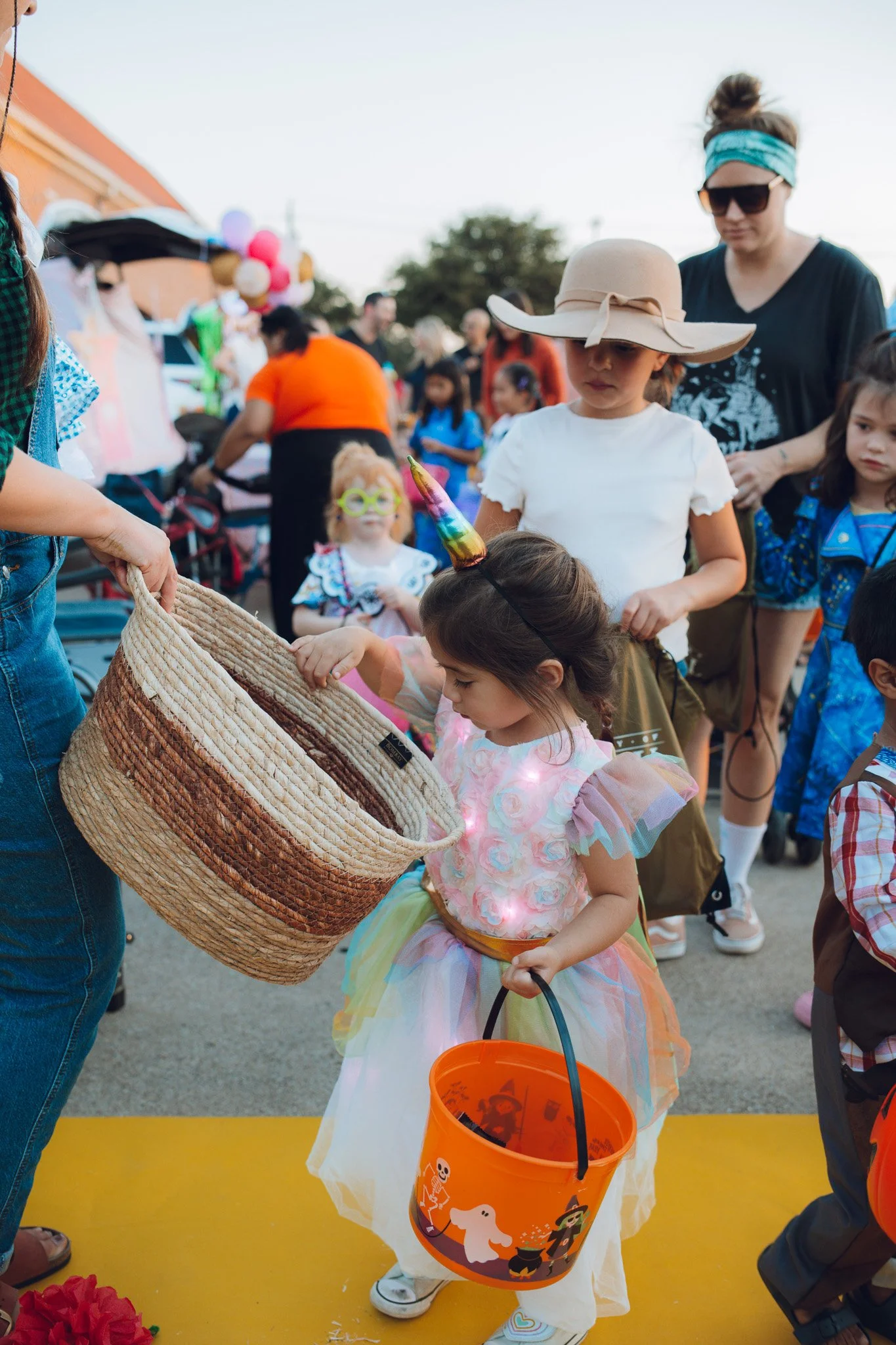 TRUNK OR TREAT THIS FRIDAY // Enjoy decorated trunks, trick-or-treating, and a costume contest! Bring the kids, invite your friends, and celebrate a night of community, creativity, and fall fun! 🎃

🗓 Friday, October 30 at 6-8 PM
📍 St. Ann Center P