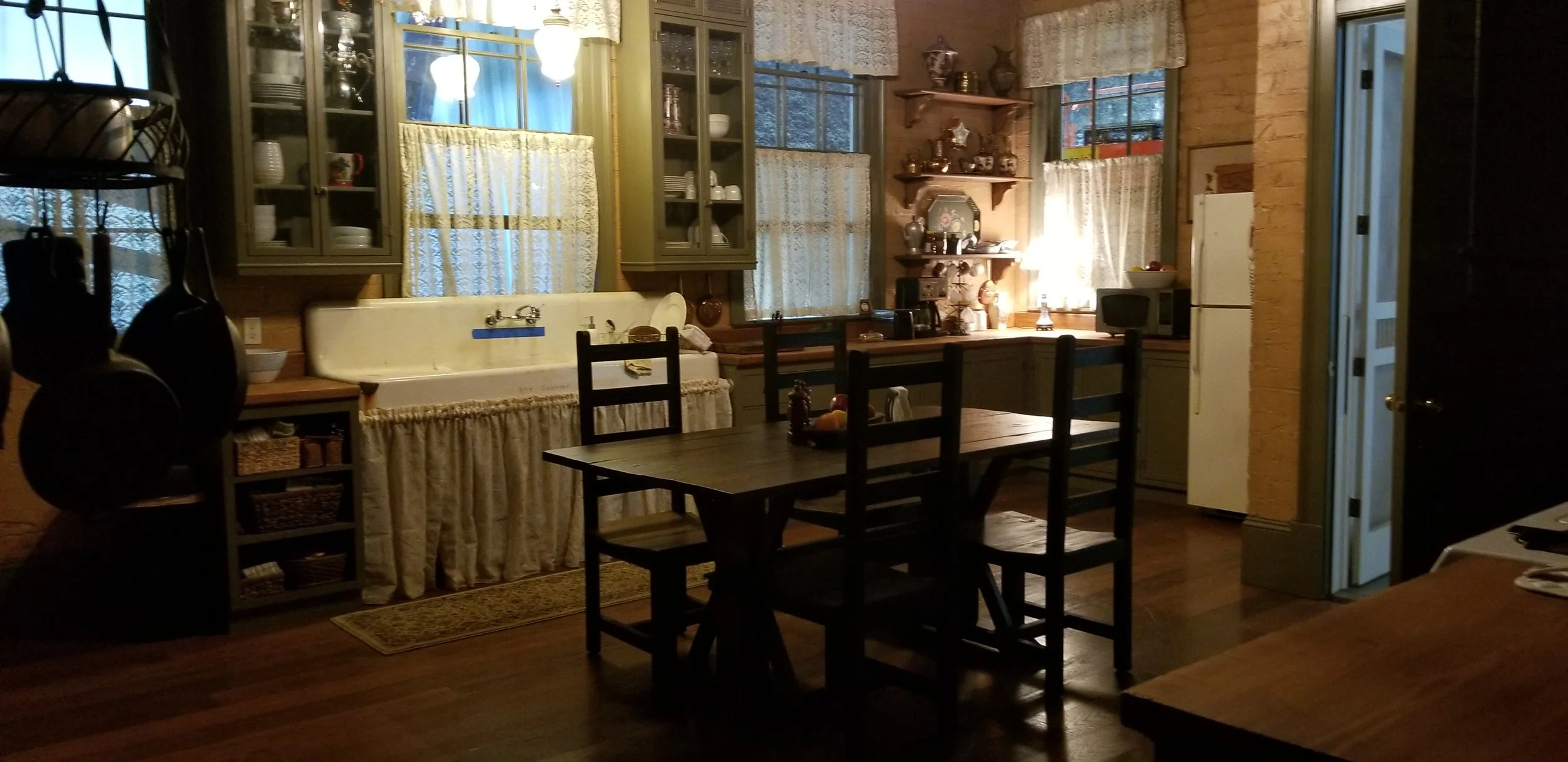 SummertreesMAIN_KITCHEN001.jpg